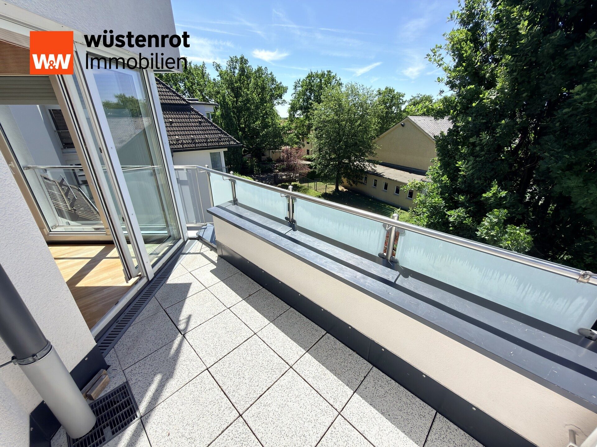 Immobilienangebot - Markkleeberg - Alle - Sofort bezugsfrei - Maisonette-Wohntraum | Dachterrasse | Balkon | 2 TG-Stellplätze | 3min zum See