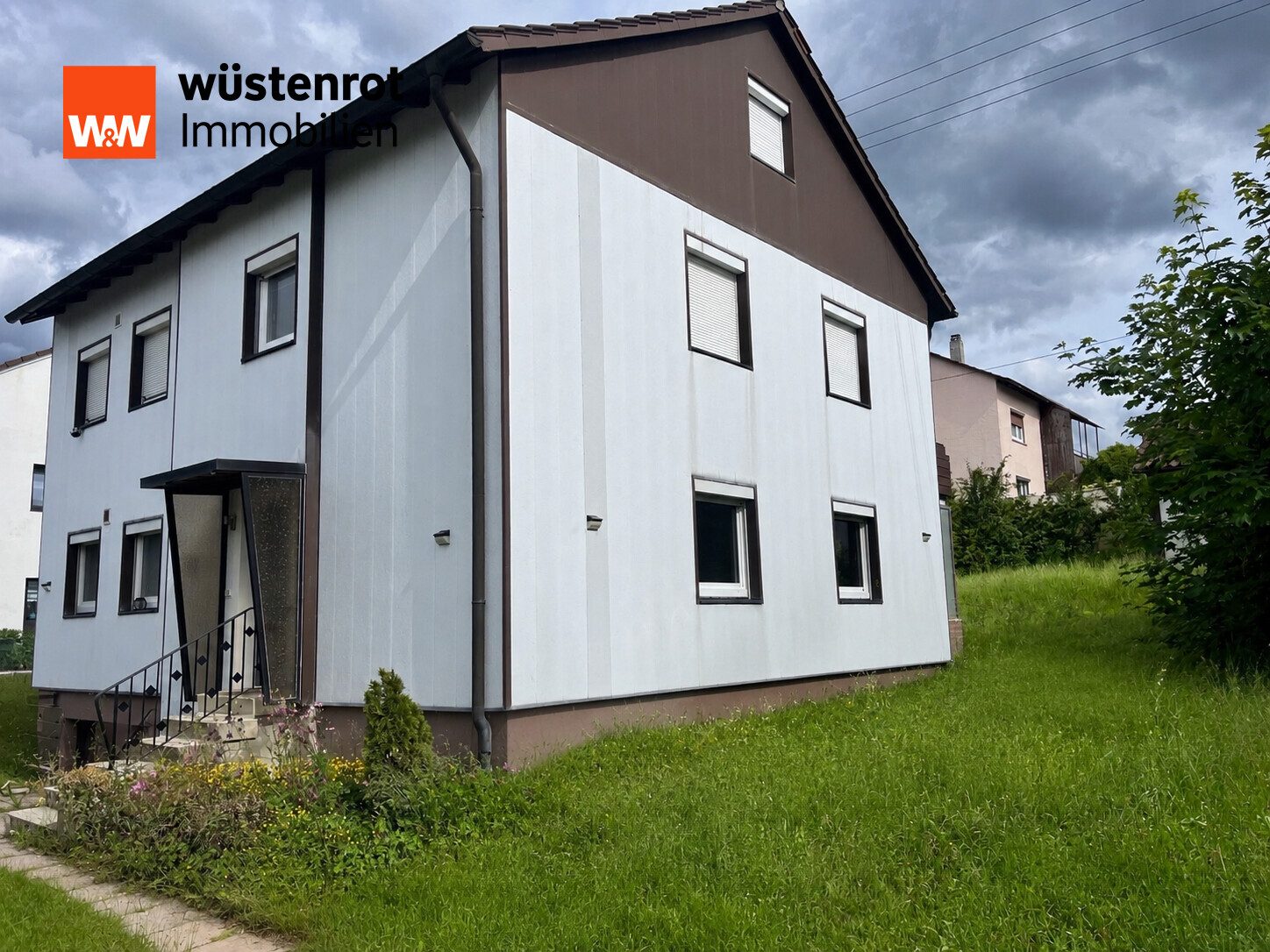 Immobilienangebot - Albstadt - Alle - Freistehendes Zweifamilienhaus in ruhiger Lage von Albstadt mit schönem Garten, sofort bezugsfrei!