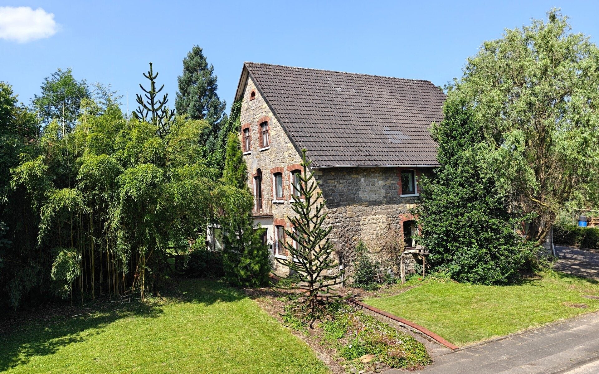 Immobilienangebot - Kalletal / Langenholzhausen - Alle - Ideal für Handwerker! Ein- bis Zweifamilienhaus mit Potenzial in Kalletal-Langenholzhausen