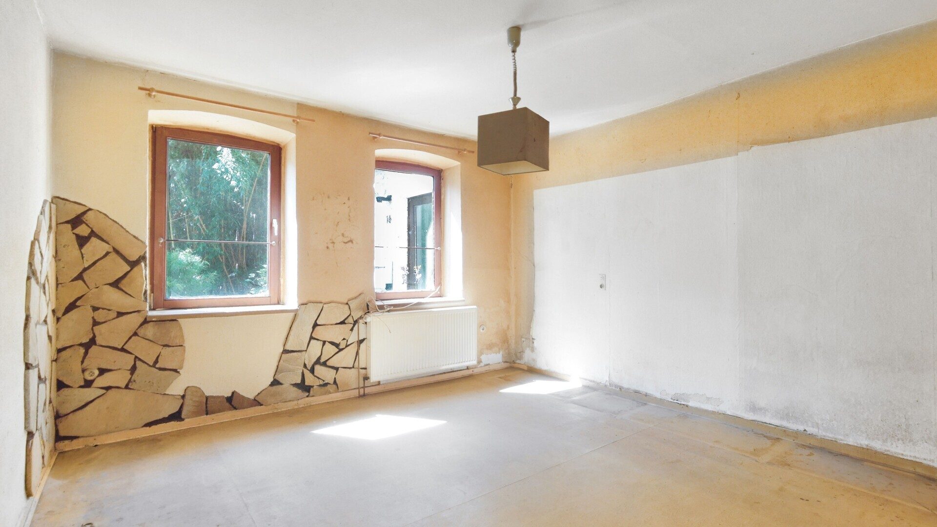 Wohnzimmer EG Immobilienangebot - Kalletal / Langenholzhausen - Alle - Ideal für Handwerker! Ein- bis Zweifamilienhaus mit Potenzial in Kalletal-Langenholzhausen
