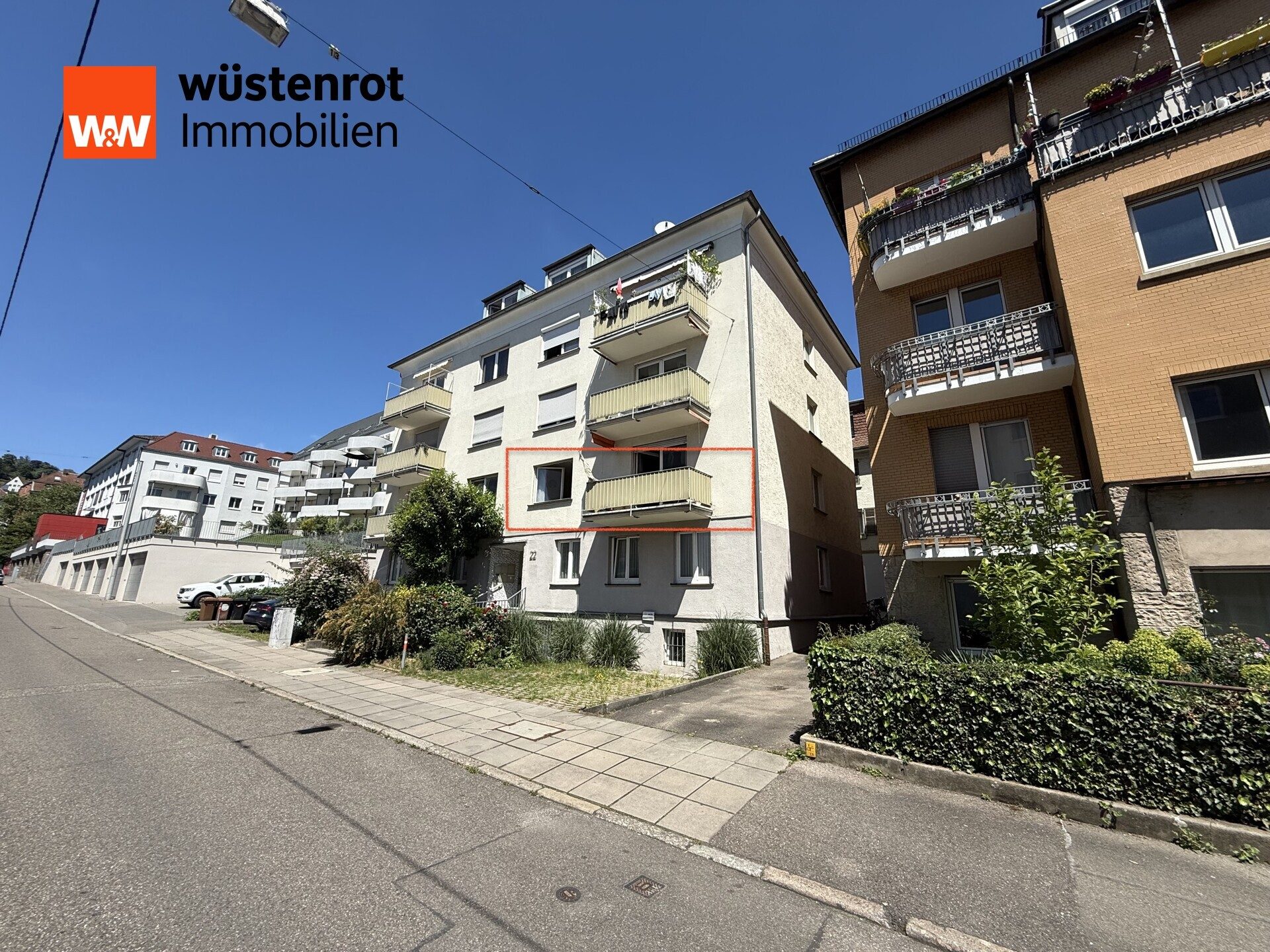 Straßenansicht Immobilienangebot - Stuttgart - Alle - 4-Zimmer-Wohnung mit Balkon in Stuttgart-Nord - Ideal für Modernisierer!