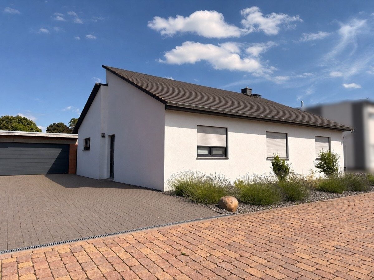 Immobilienangebot - Klein Wanzleben - Alle - Traumhaus mit Wohlfühlgarantie – Moderner Bungalow mit viel Platz und Komfort in Klein WZL