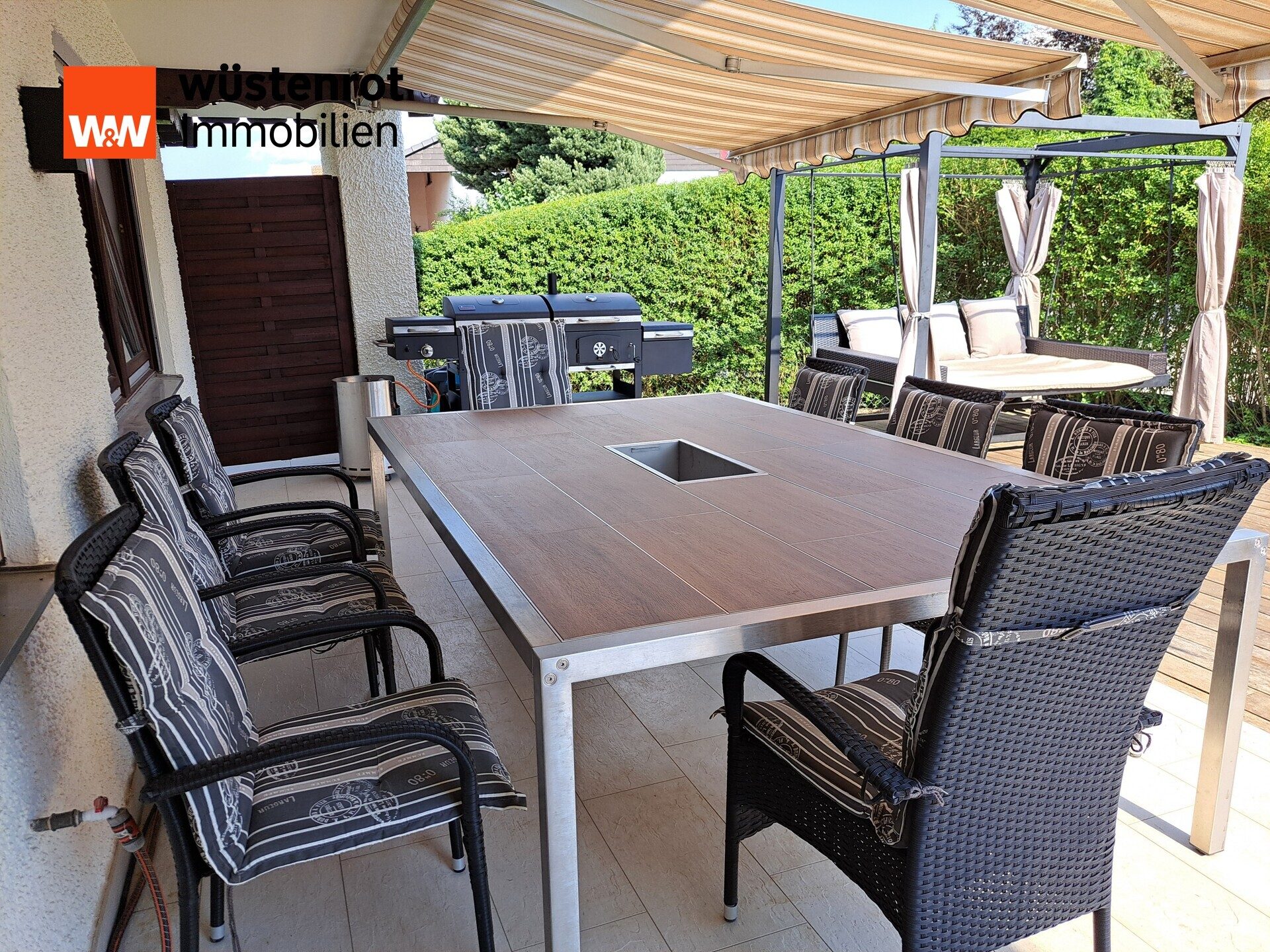 Immobilienangebot - Mainburg - Alle - Gelegenheit! 2-Familien-Haus mit Swimspa in ruhiger Lage - provisionsfrei