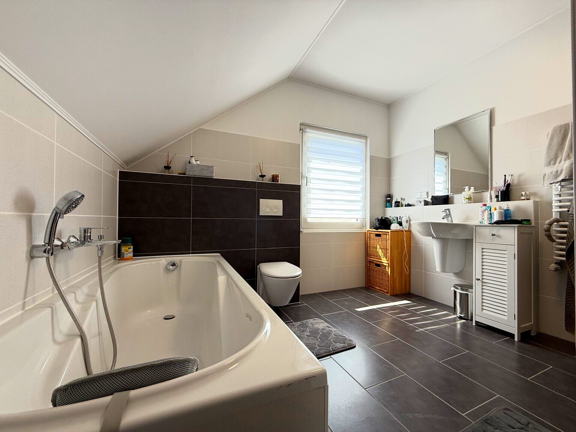 Immobilienangebot - Mehring - Alle - Hochwertiges, modernisiertes Einfamilienhaus aus 2010 in ruhiger Ortsrandlage von Mehring zur Miete