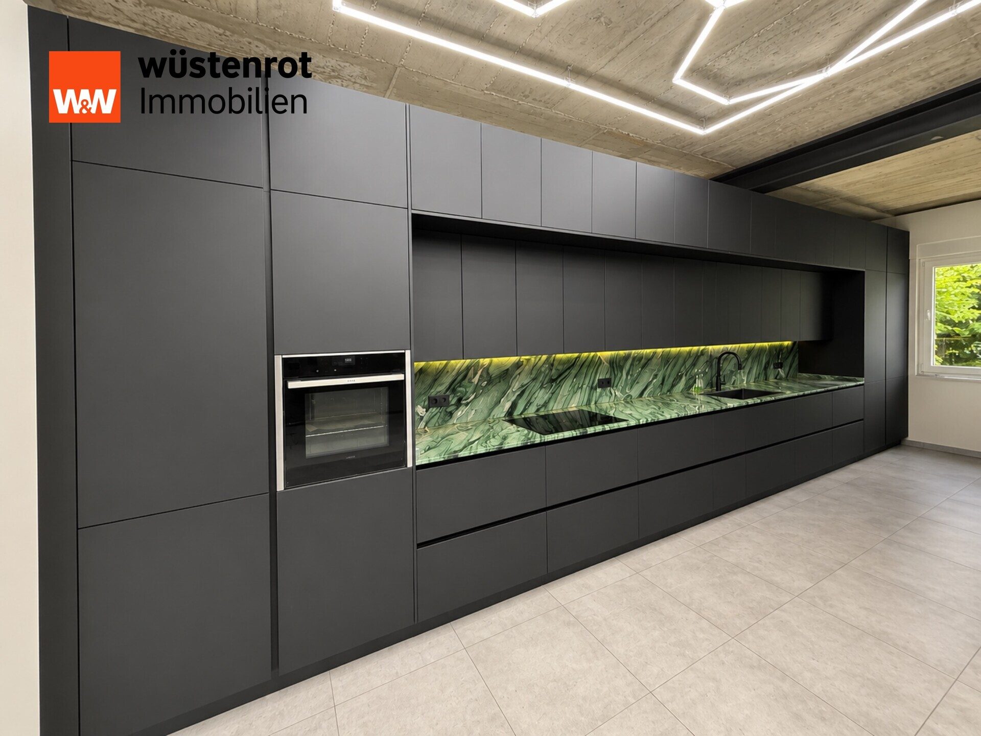 Immobilienangebot - Werl - Alle - Großzügiges Doppelhaus mit 232m² Wohnfläche auf 2662m² Grundstück in Teil-saniertem Zustand