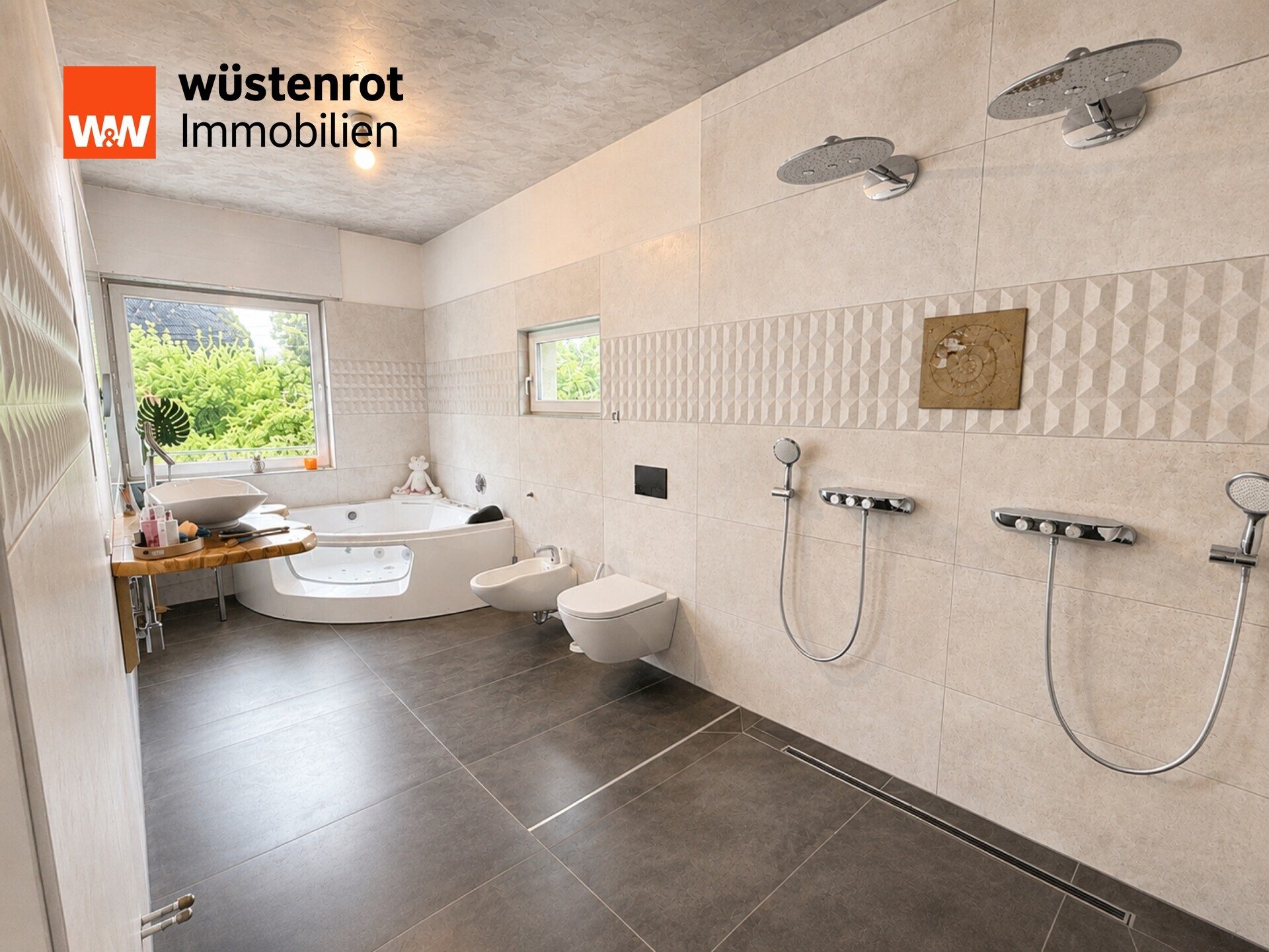 Immobilienangebot - Werl - Alle - Großzügiges Doppelhaus mit 232m² Wohnfläche auf 2662m² Grundstück in Teil-saniertem Zustand