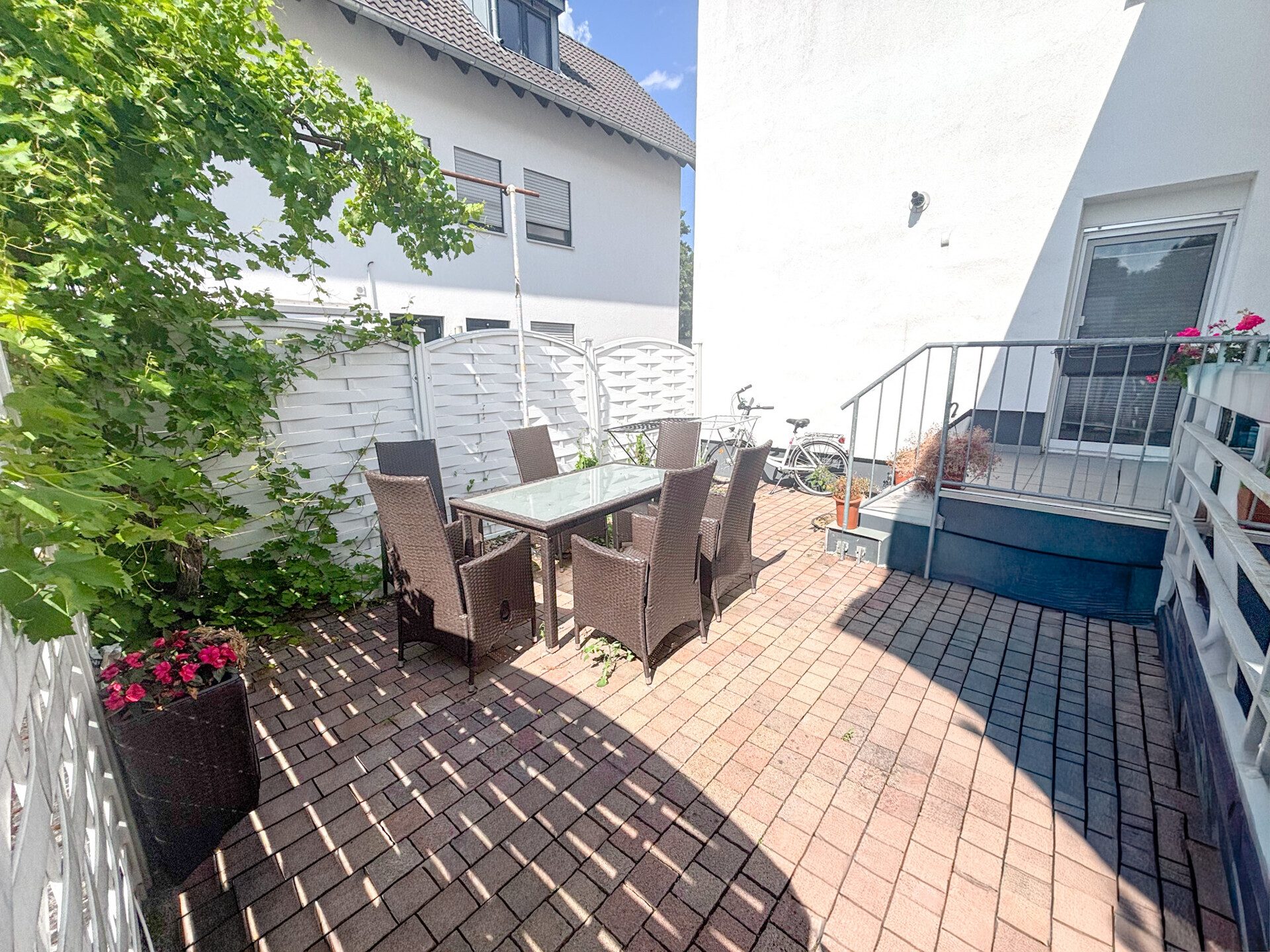 Immobilienangebot - Bad Honnef - Alle - Kapitalanlage in Bad Honnef: Mehrfamilienhaus mit vier Wohneinheiten und laufenden Mieteinnahmen