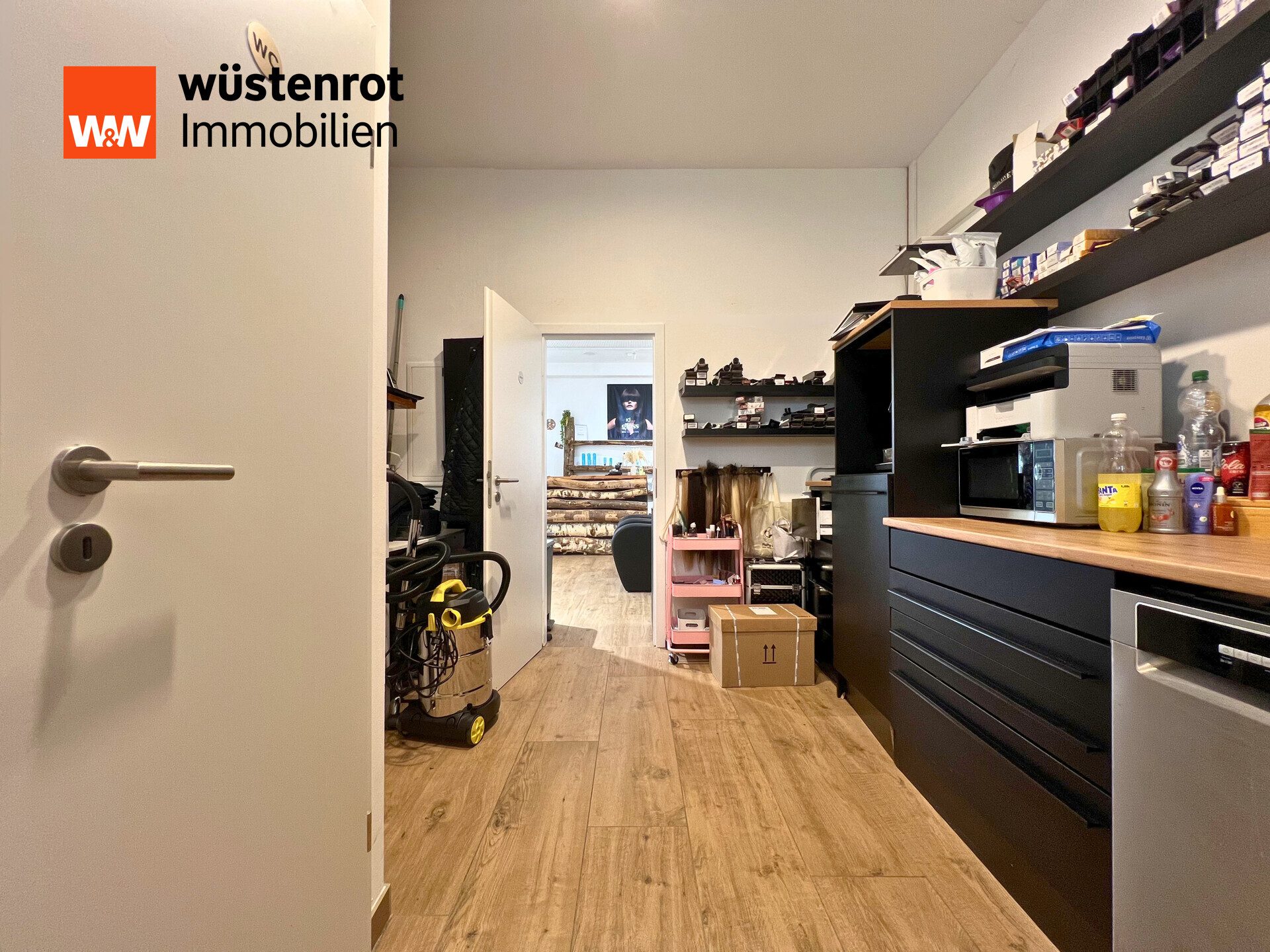 Immobilienangebot - Wörrstadt - Alle - Hochwertig sanierte Gewerbefläche mit moderner Theke, Klimaanlage und großer Schaufensterfront...