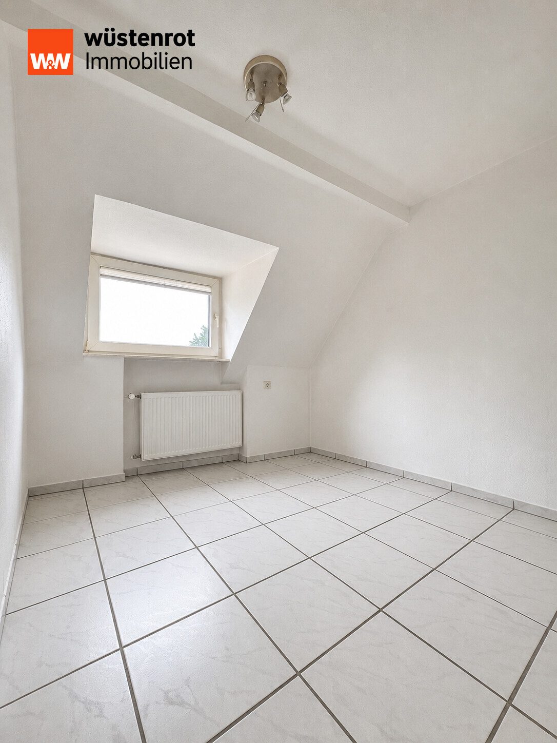 Immobilienangebot - Düsseldorf - Alle - Charmantes Ein- bis Zweifamilienhaus in Düsseldorf-Unterrath – Solides Zuhause mit viel Potenzial