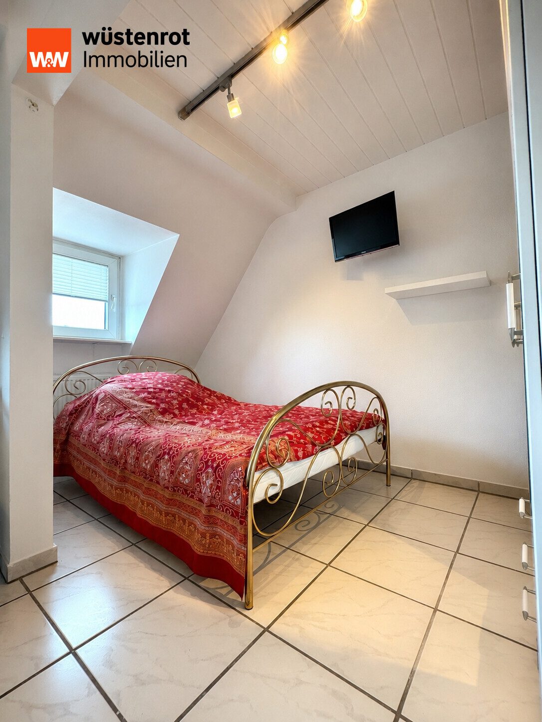 Immobilienangebot - Düsseldorf - Alle - Charmantes Ein- bis Zweifamilienhaus in Düsseldorf-Unterrath – Solides Zuhause mit viel Potenzial