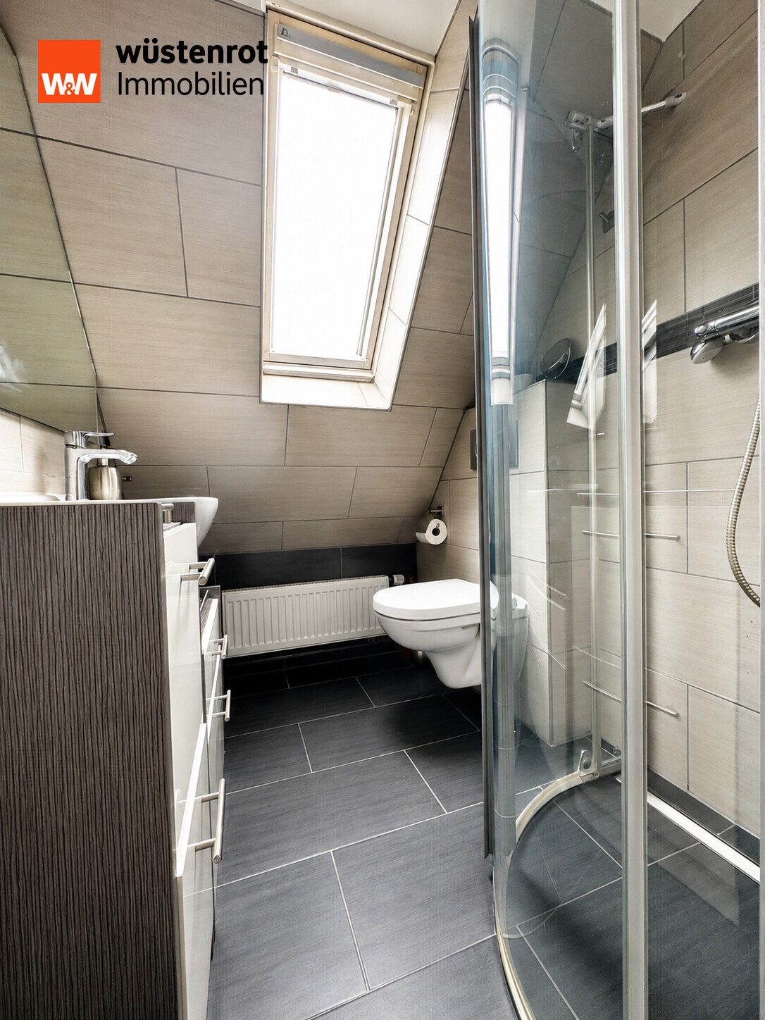 Immobilienangebot - Düsseldorf - Alle - Charmantes Ein- bis Zweifamilienhaus in Düsseldorf-Unterrath – Solides Zuhause mit viel Potenzial