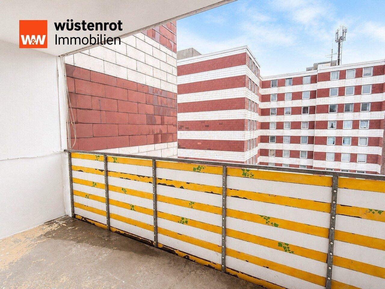 Immobilienangebot - Paderborn / Schloß Neuhaus - Alle - Tolle 4-Zimmer-Wohnung mit Balkon und PKW-Stellplatz in Paderborn