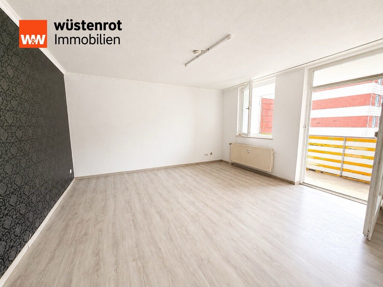 Immobilienangebot - Paderborn / Schloß Neuhaus - Alle - Tolle 4-Zimmer-Wohnung mit Balkon und PKW-Stellplatz in Paderborn