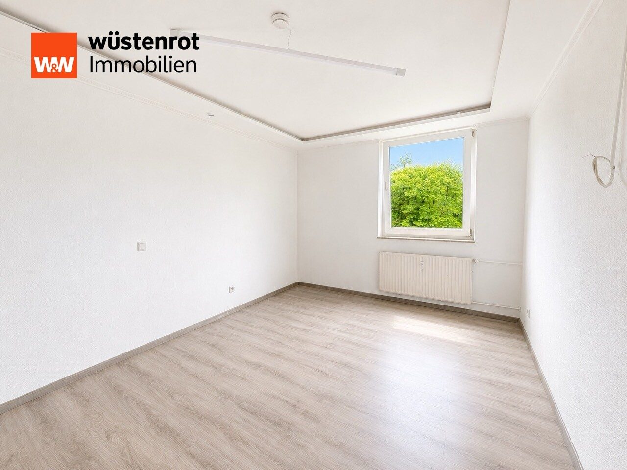 Immobilienangebot - Paderborn / Schloß Neuhaus - Alle - Tolle 4-Zimmer-Wohnung mit Balkon und PKW-Stellplatz in Paderborn
