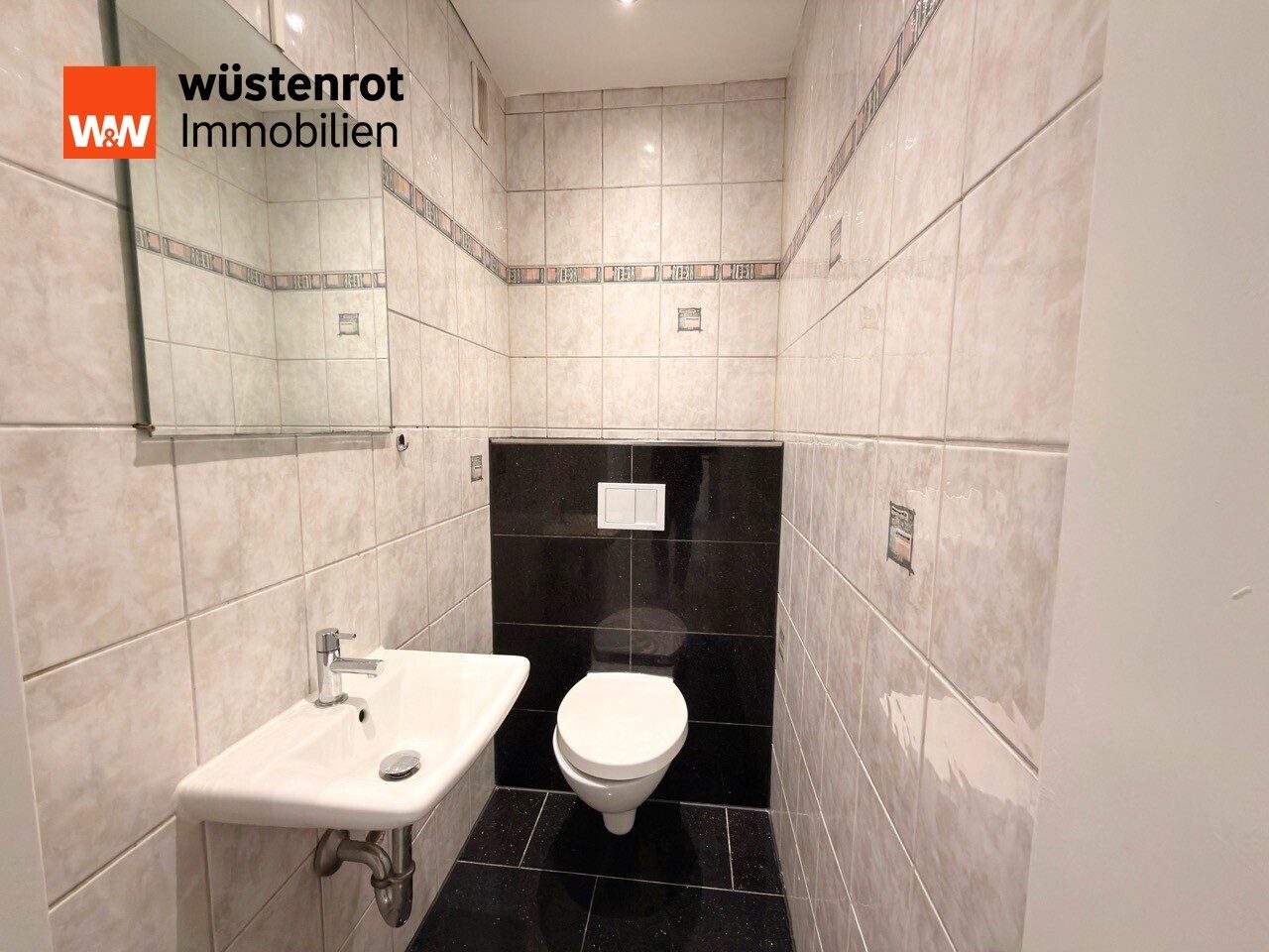 Immobilienangebot - Paderborn / Schloß Neuhaus - Alle - Tolle 4-Zimmer-Wohnung mit Balkon und PKW-Stellplatz in Paderborn