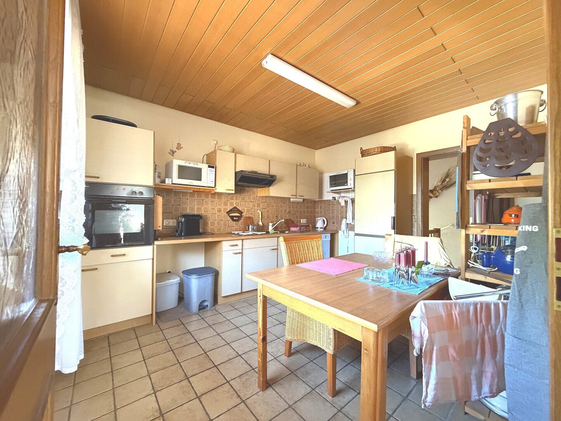 Immobilienangebot - Üdersdorf - Alle - Ruhiges Einfamilienhaus mit großem Grundstück und Kamin in Üdersdorf bei Daun