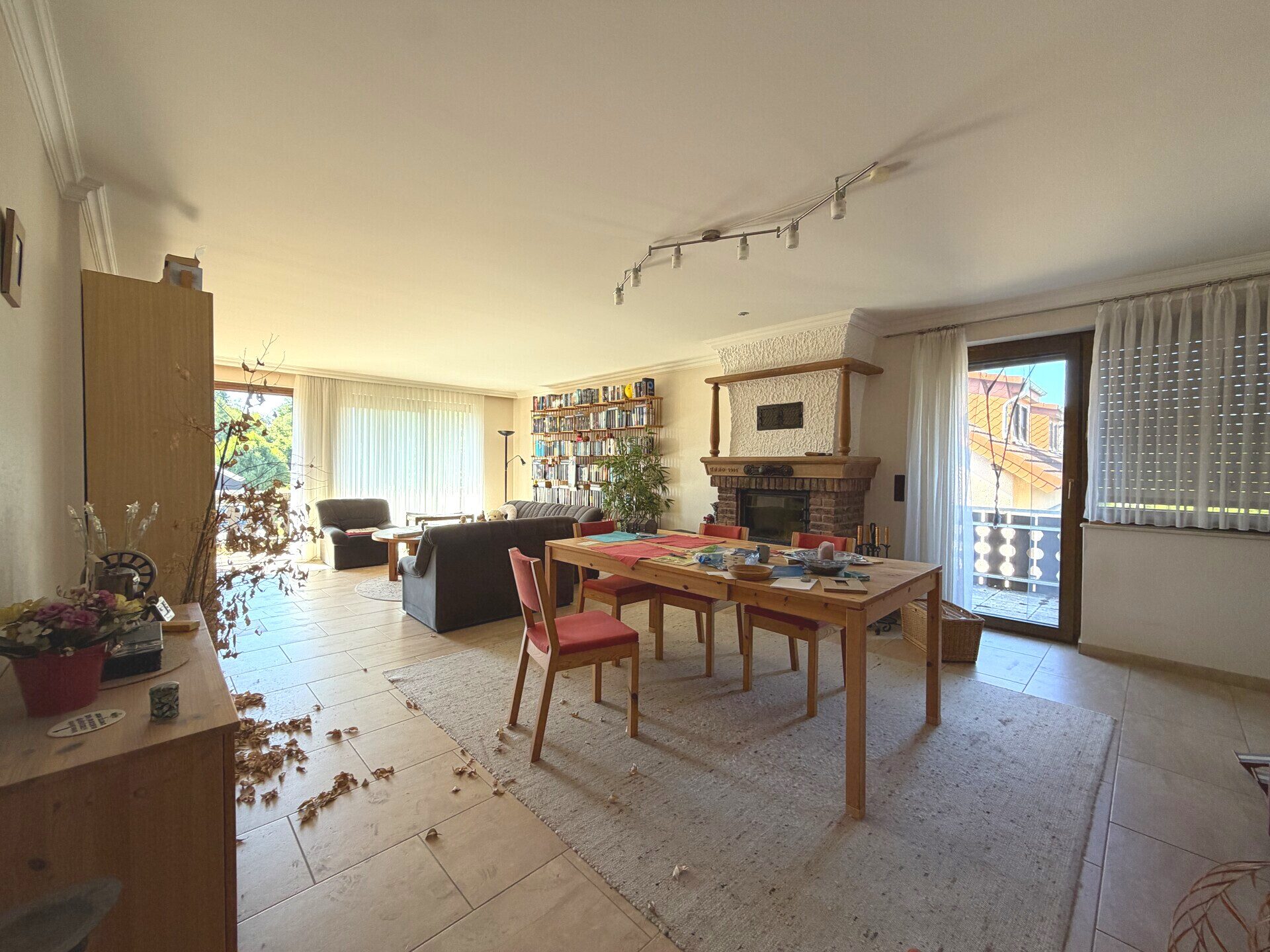 Immobilienangebot - Üdersdorf - Alle - Ruhiges Einfamilienhaus mit großem Grundstück und Kamin in Üdersdorf bei Daun