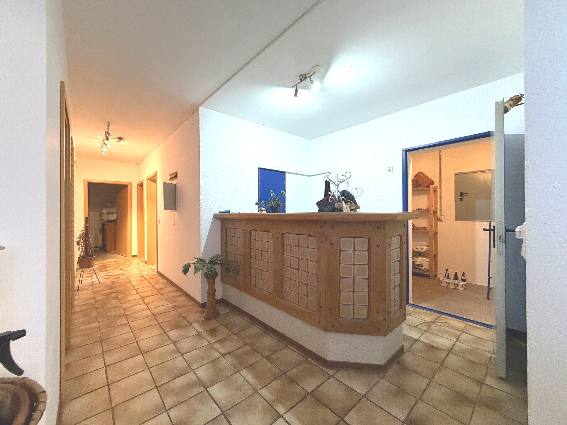 Immobilienangebot - Üdersdorf - Alle - Ruhiges Einfamilienhaus mit großem Grundstück und Kamin in Üdersdorf bei Daun
