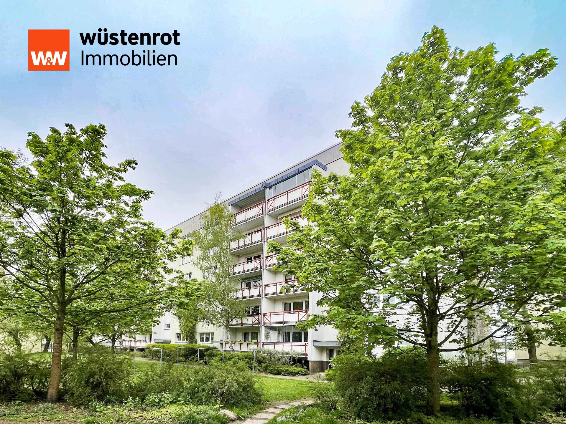 Immobilienangebot - Neubrandenburg - Alle - MODERNISIERTE ZWEI-RAUM-WOHNUNG IN NB-SÜD MIT KELLERRAUM IN SCHÖNER RANDLAGE