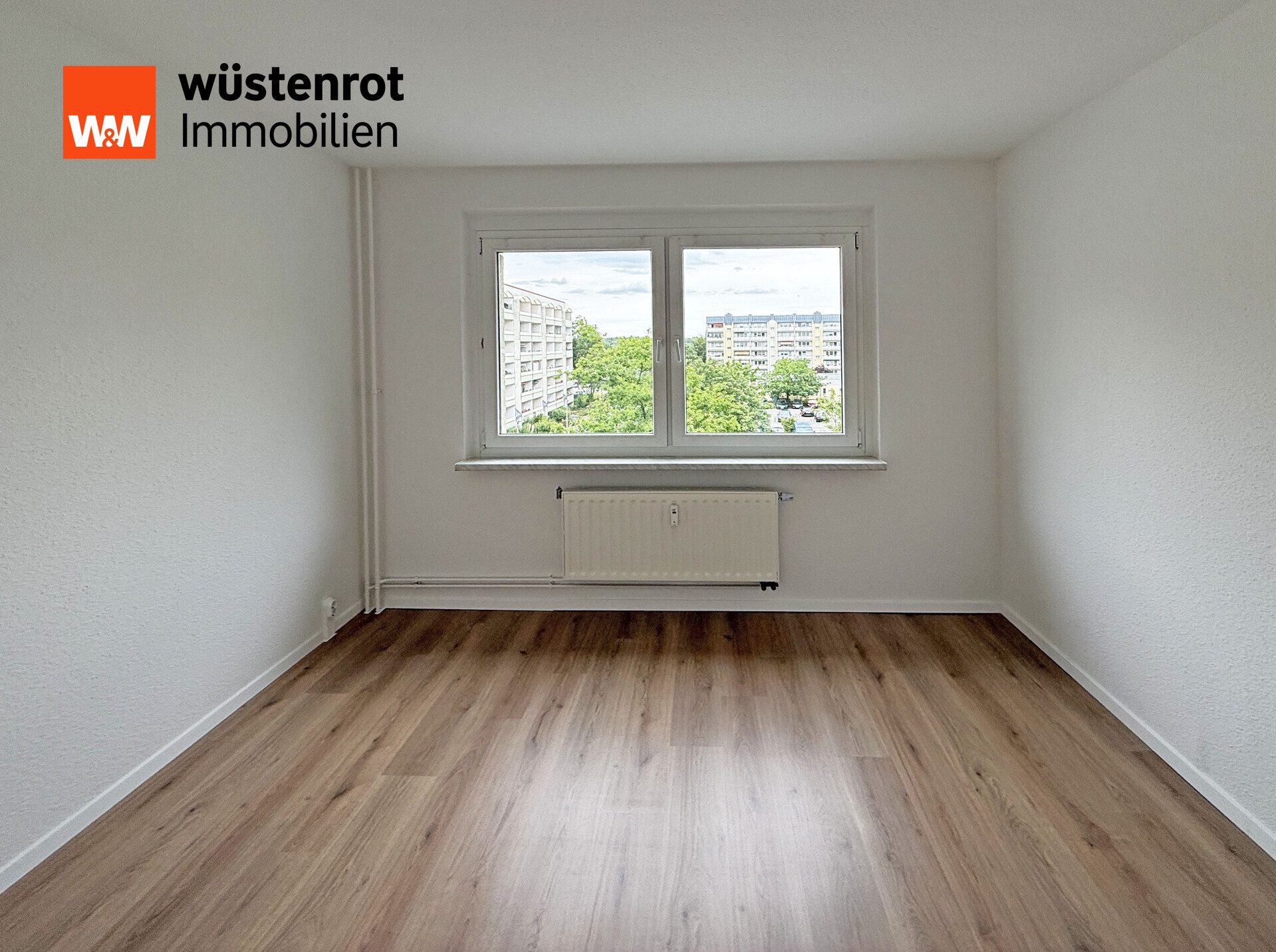 Immobilienangebot - Neubrandenburg - Alle - MODERNISIERTE ZWEI-RAUM-WOHNUNG IN NB-SÜD MIT KELLERRAUM IN SCHÖNER RANDLAGE