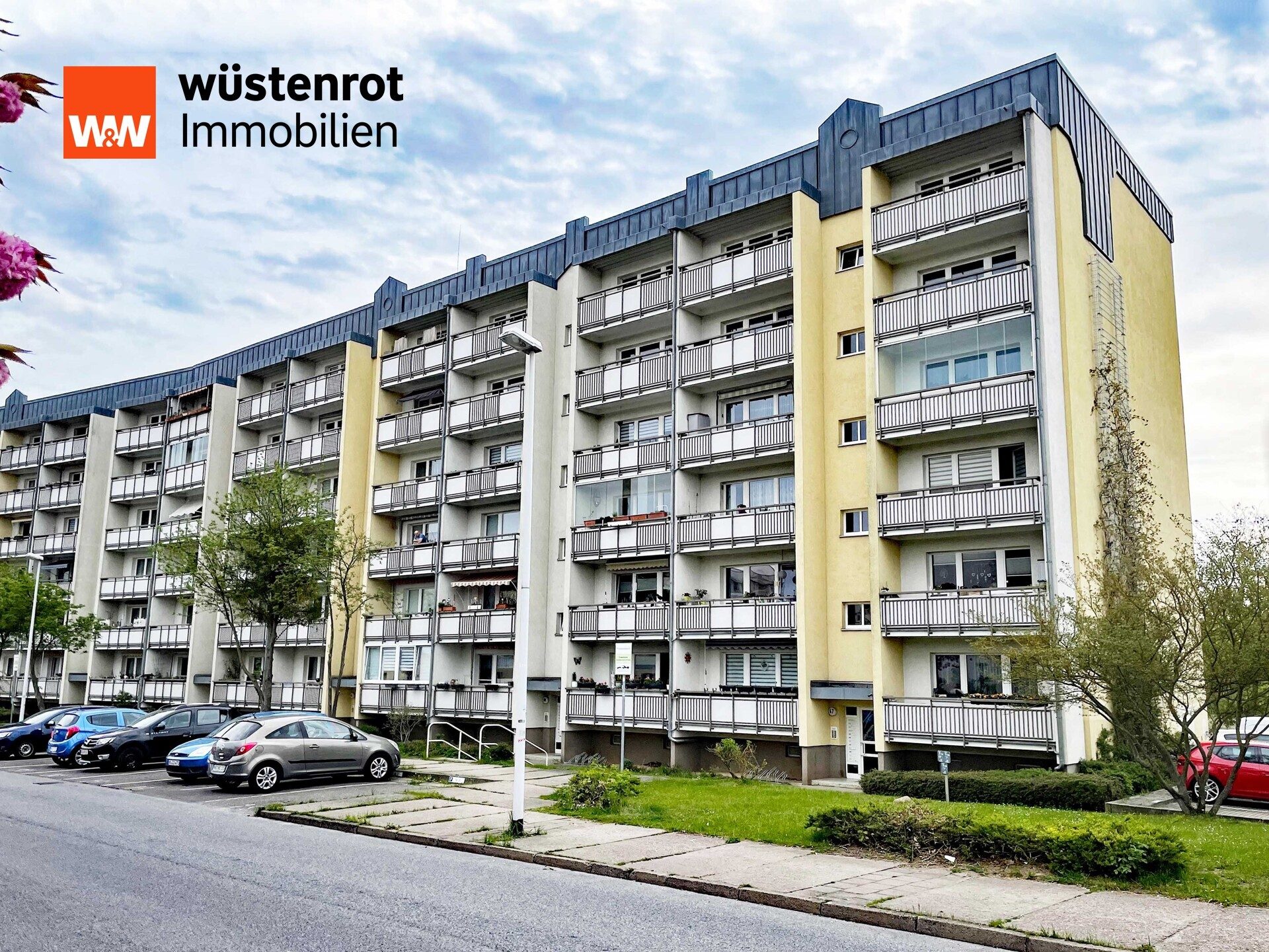 Immobilienangebot - Neubrandenburg - Alle - MIT BALKON UND KELLERRAUM: RENOVIERTE UND HELLE DREI-RAUM-WOHNUNG