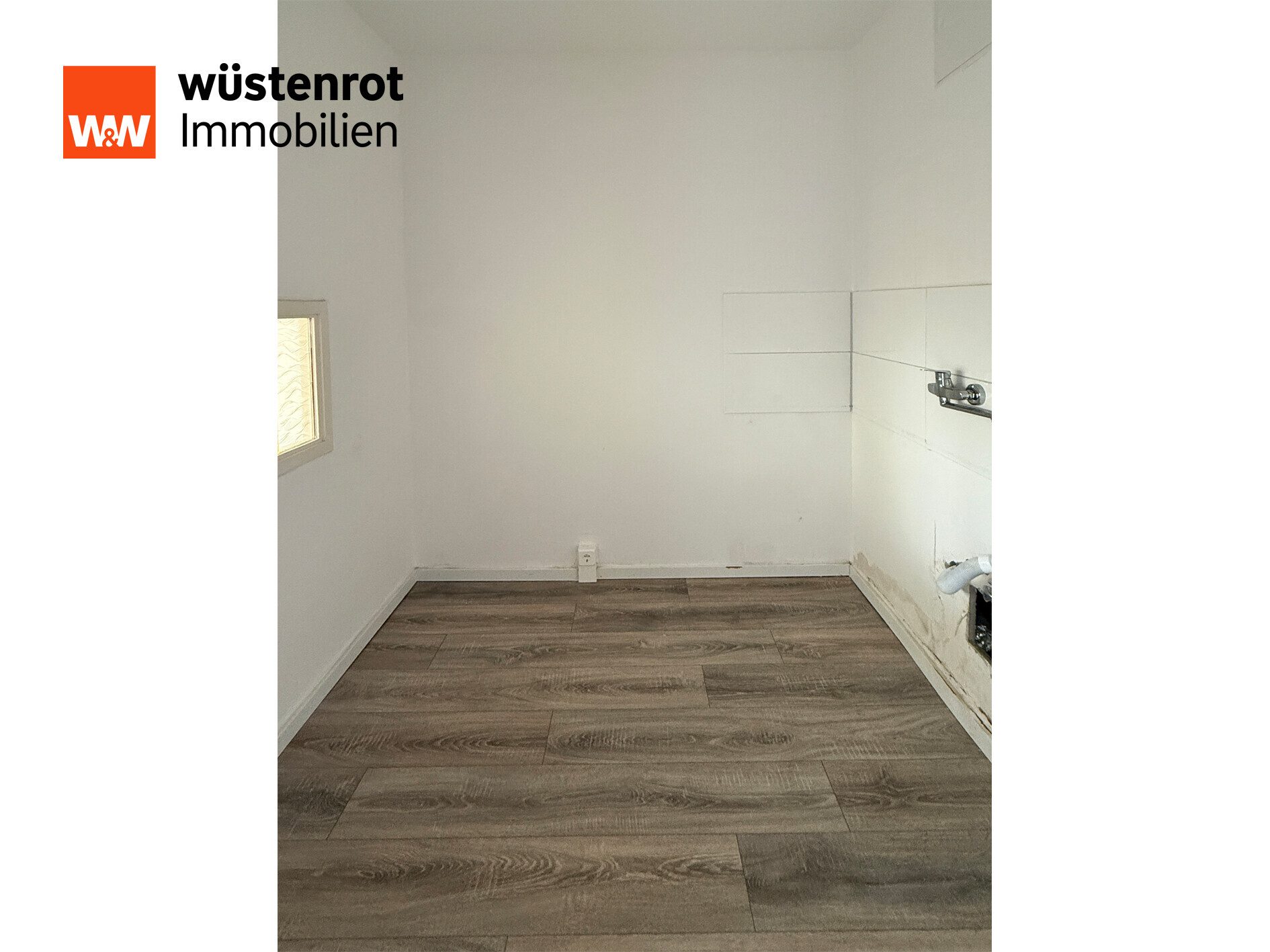 Immobilienangebot - Neubrandenburg - Alle - MIT BALKON UND KELLERRAUM: RENOVIERTE UND HELLE DREI-RAUM-WOHNUNG