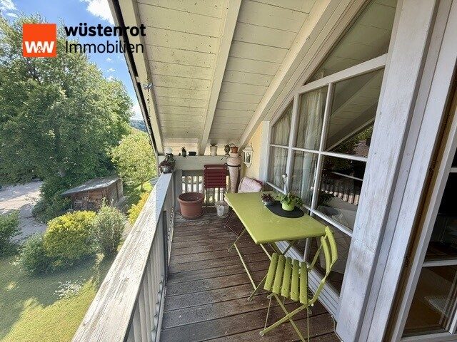Immobilienangebot - Waging am See - Alle - Sonnige Dachgeschosswohnung mit 2 Balkonen und Weitblick in ruhiger Lage von Waging am See!