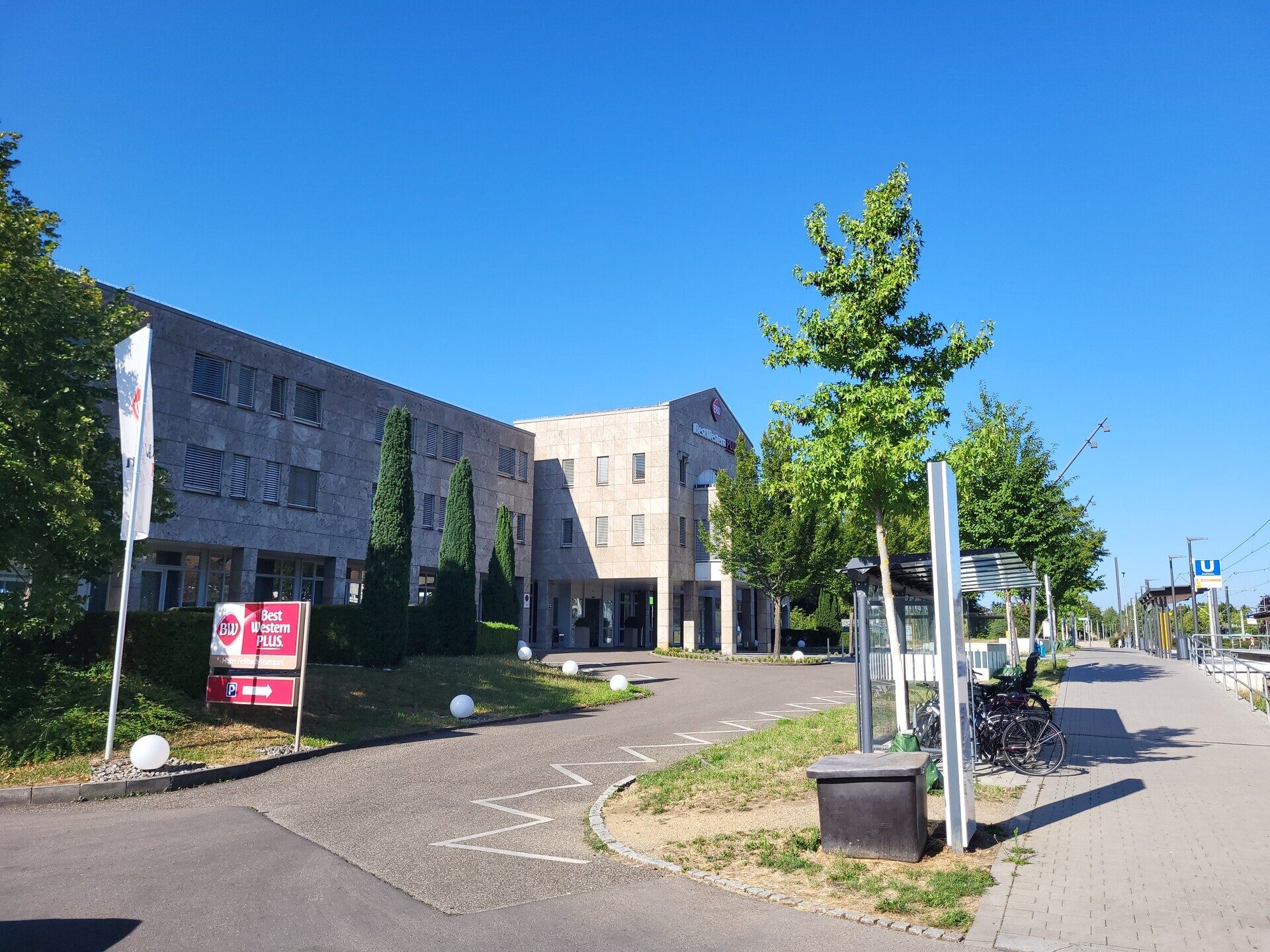 Immobilienangebot - Fellbach - Alle - Ansprechendes Hotelzimmer im 4* Best Western Plus Hotel: Zentral in Fellbach mit Komplett-Service
