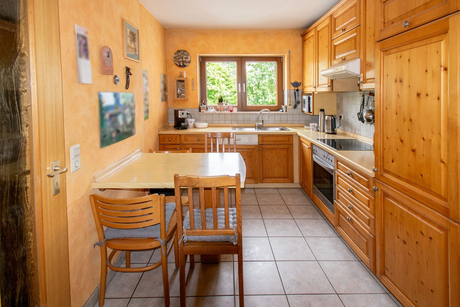 Immobilienangebot - Bönnigheim / Hofen - Alle - Gepflegtes Haus am Feldrand, die perfekte Grundlage, um sich ein stilvolles Zuhause zu schaffen