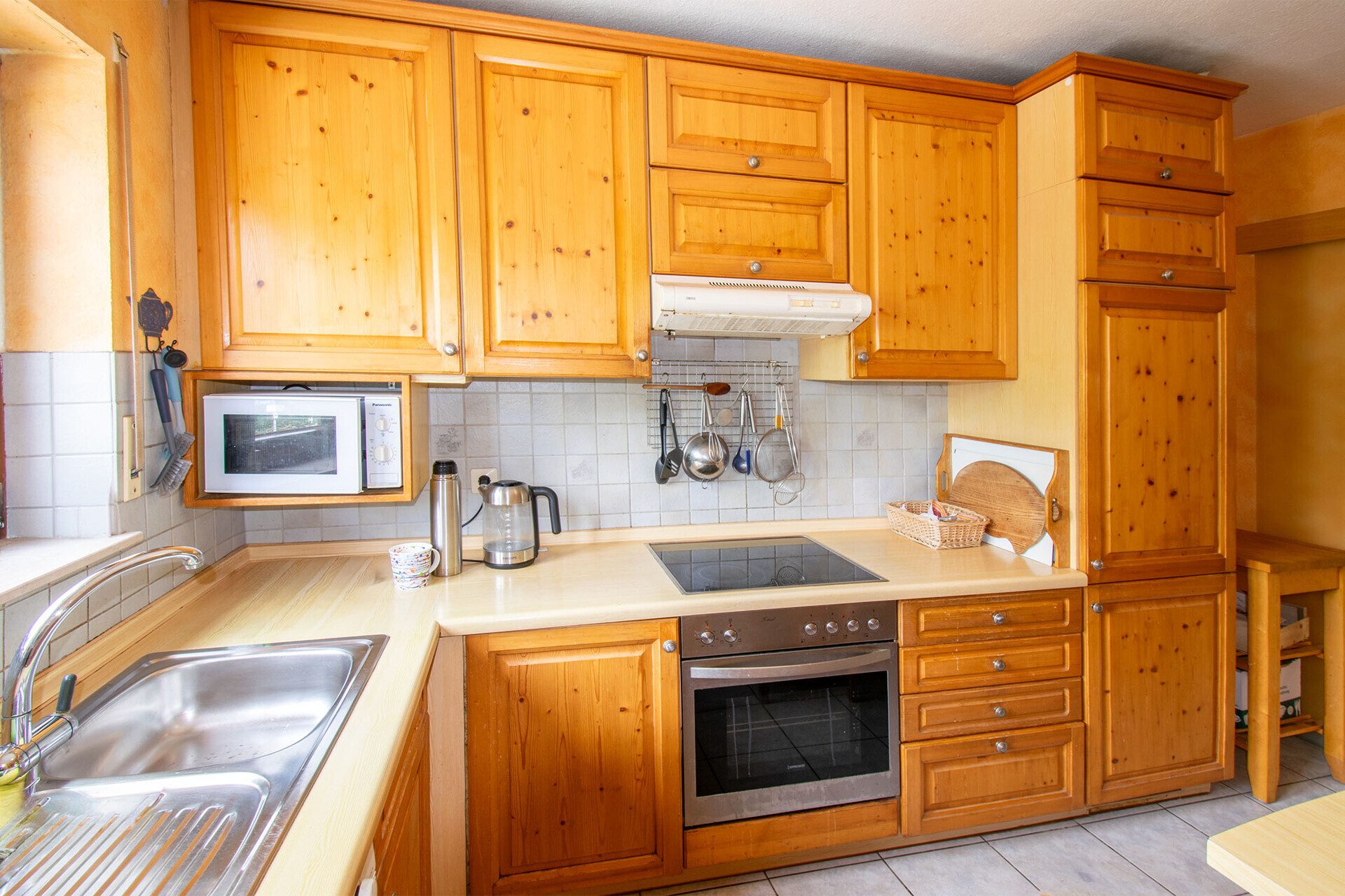 Immobilienangebot - Bönnigheim / Hofen - Alle - Gepflegtes Haus am Feldrand, die perfekte Grundlage, um sich ein stilvolles Zuhause zu schaffen