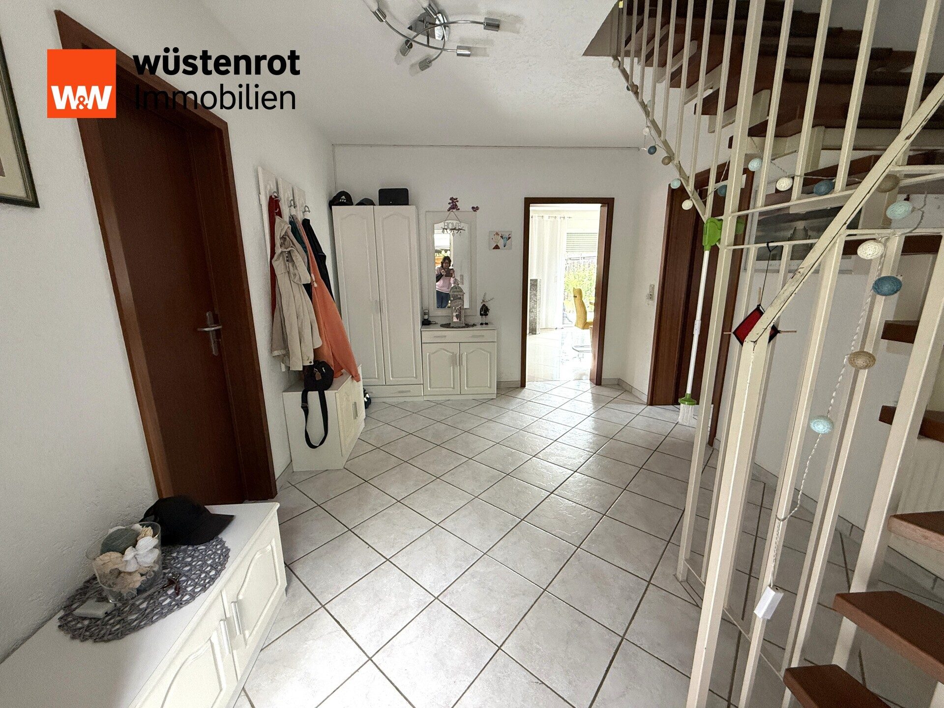 Immobilienangebot - Braunschweig-Thune - Alle - Gepflegte DHH auf Erbbaurechtsgrundstück – Doppelcarport & Wohnmobilstellplatz in ruhiger Lage