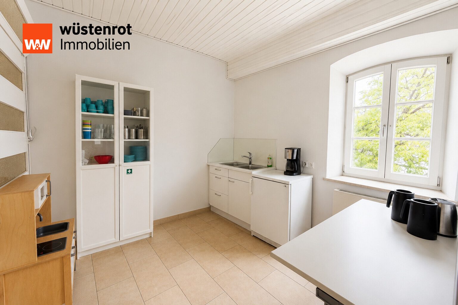 Immobilienangebot - Ebersberg - Alle - Großzügige Gewerbeeinheit – ideal als Praxis für Medizin oder Therapie