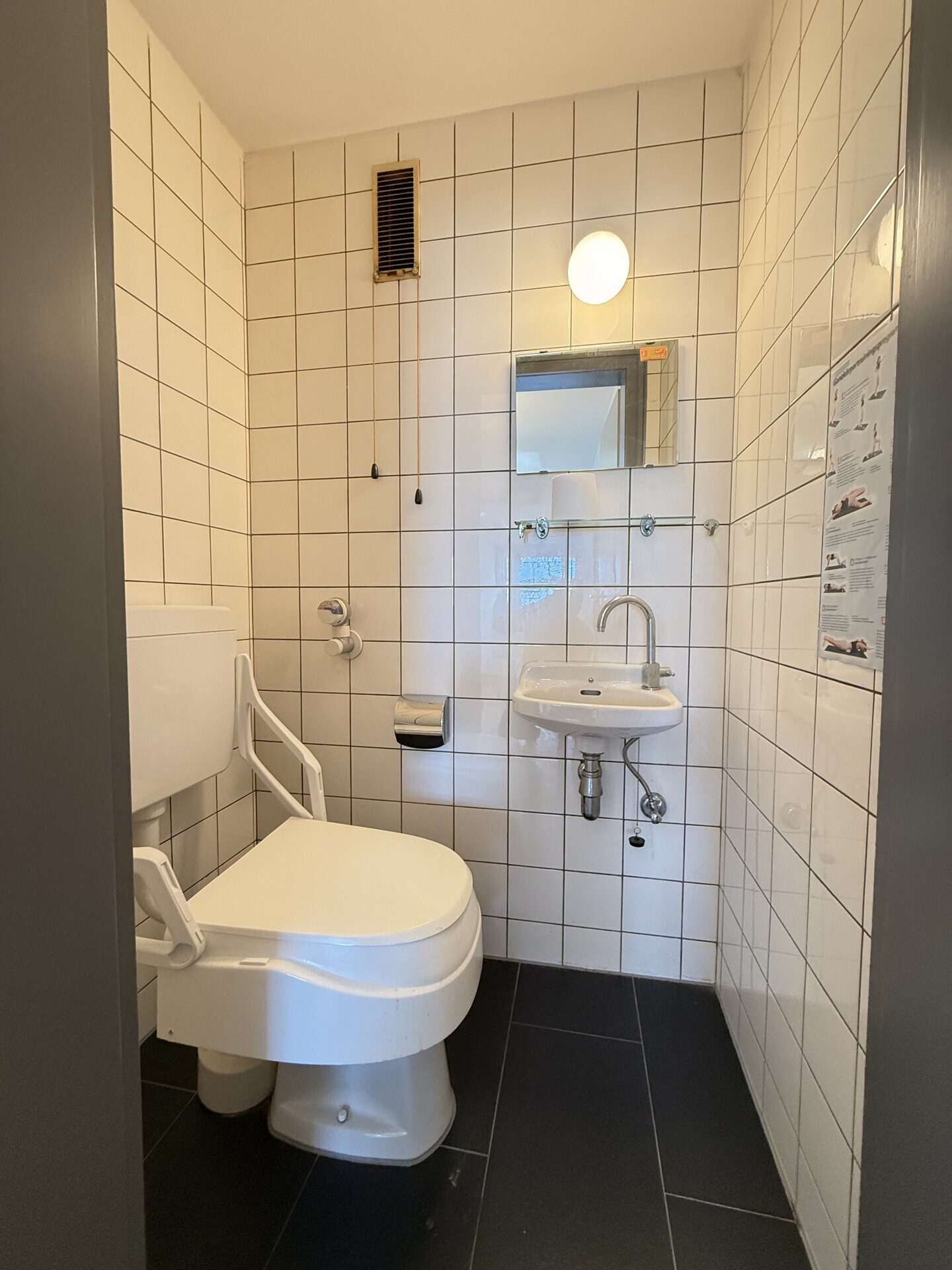 Immobilienangebot - Ludwigshafen am Rhein - Alle - Helle 3-Zimmerwohnung im obersten Stockwerk mit Süd-Balkon und schönem Ausblick
in LU-Süd