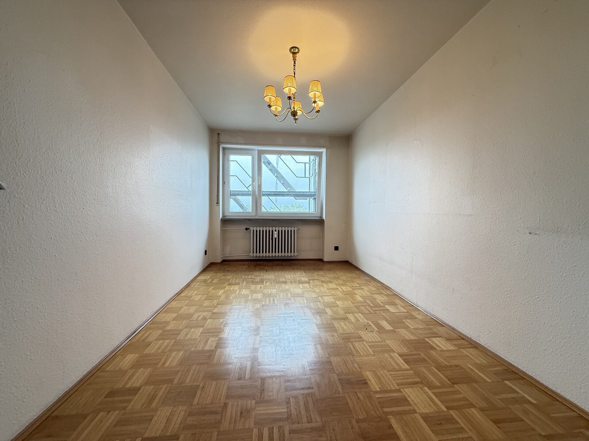 Immobilienangebot - Ludwigshafen am Rhein - Alle - Helle 3-Zimmerwohnung im obersten Stockwerk mit Süd-Balkon und schönem Ausblick
in LU-Süd