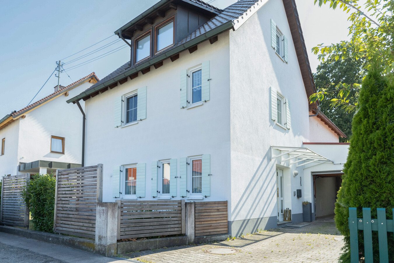 Immobilienangebot - Krumbach - Alle - Großzügiges Einfamilienhaus mit 5 Zimmern und Südterrasse
