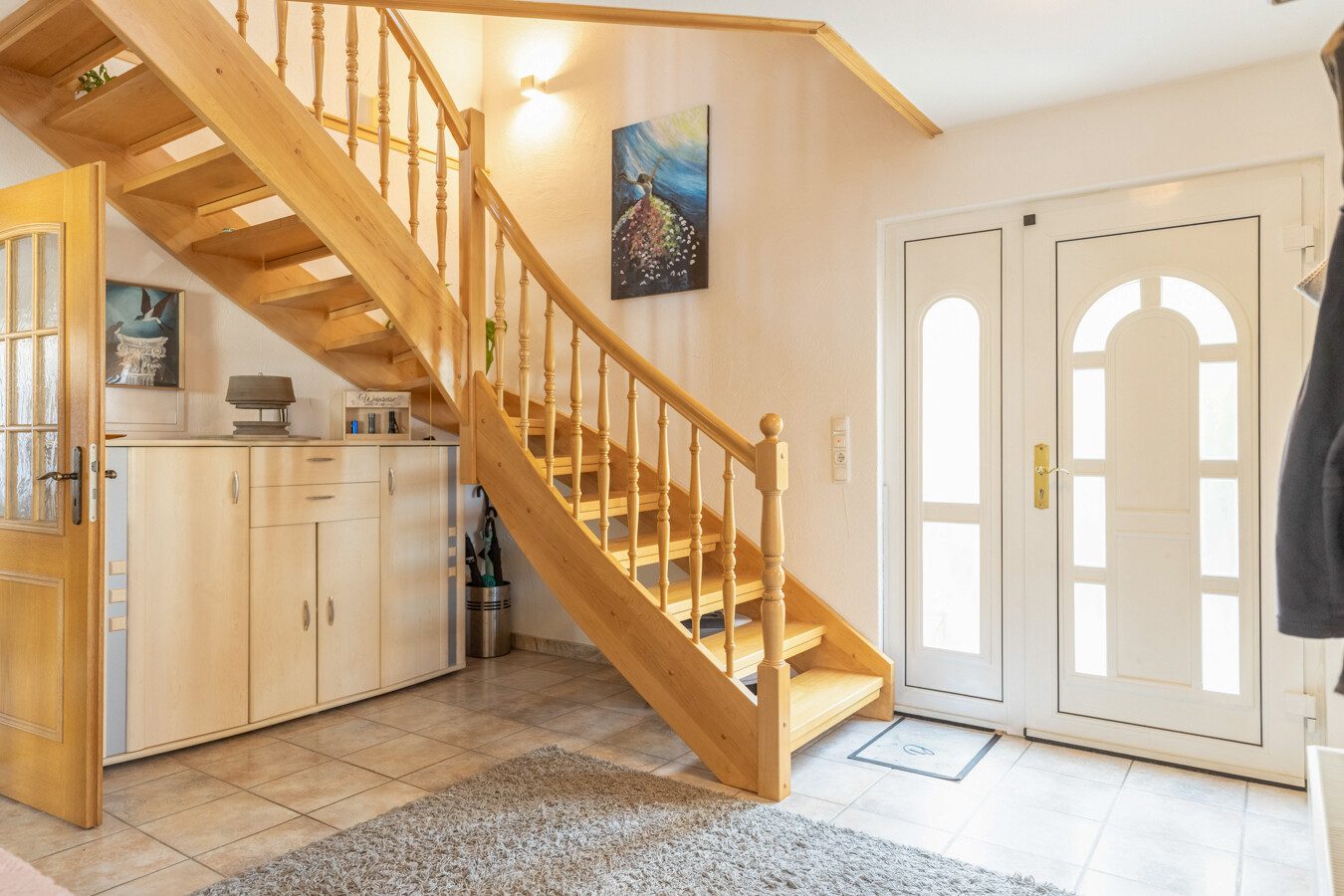 Immobilienangebot - Krumbach - Alle - Großzügiges Einfamilienhaus mit 5 Zimmern und Südterrasse