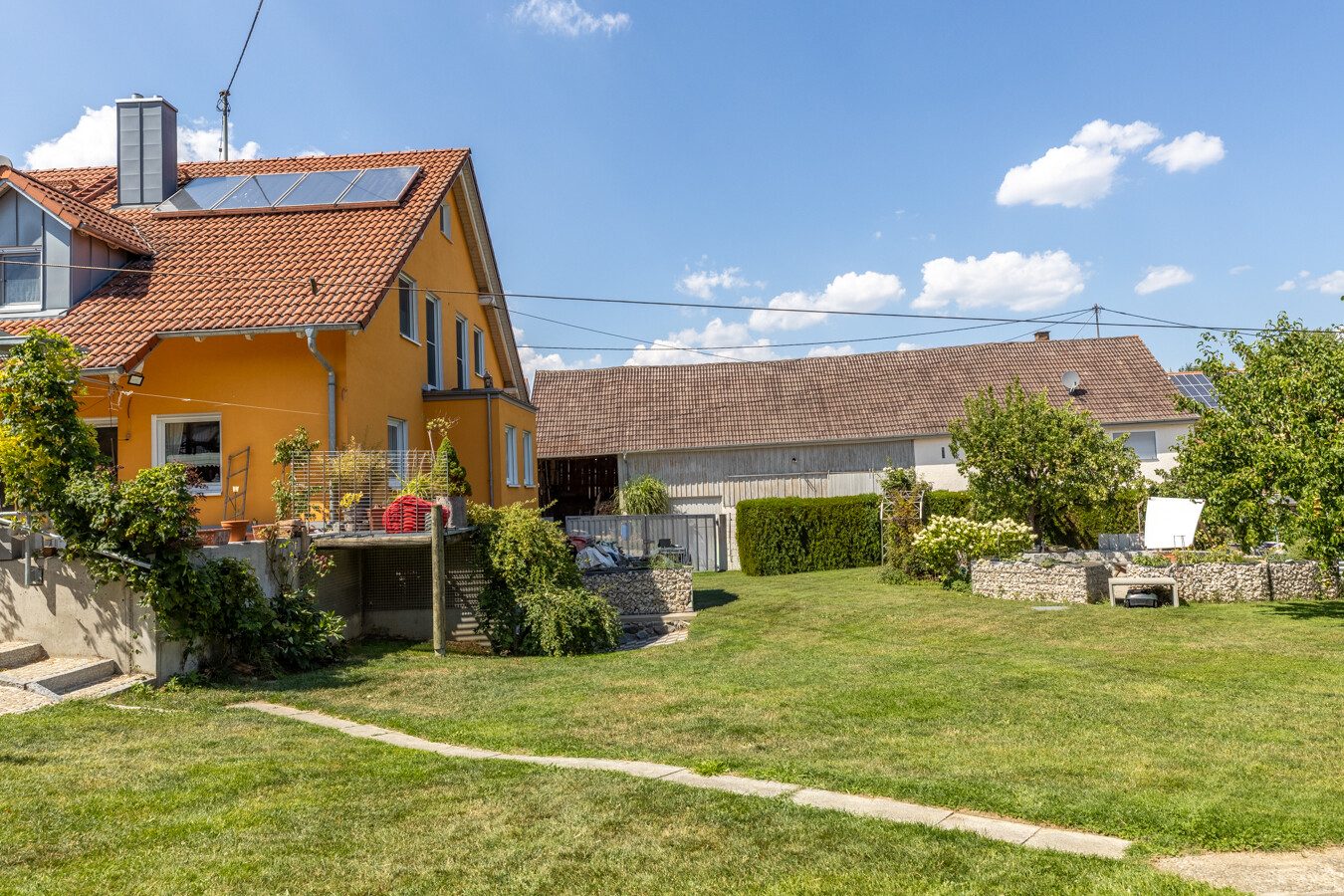 Immobilienangebot - Waltenhausen / Weiler - Alle - Familienparadies in ruhiger Lage - Ideal für Familien, Generationenwohnen oder Arbeiten von Zuhause