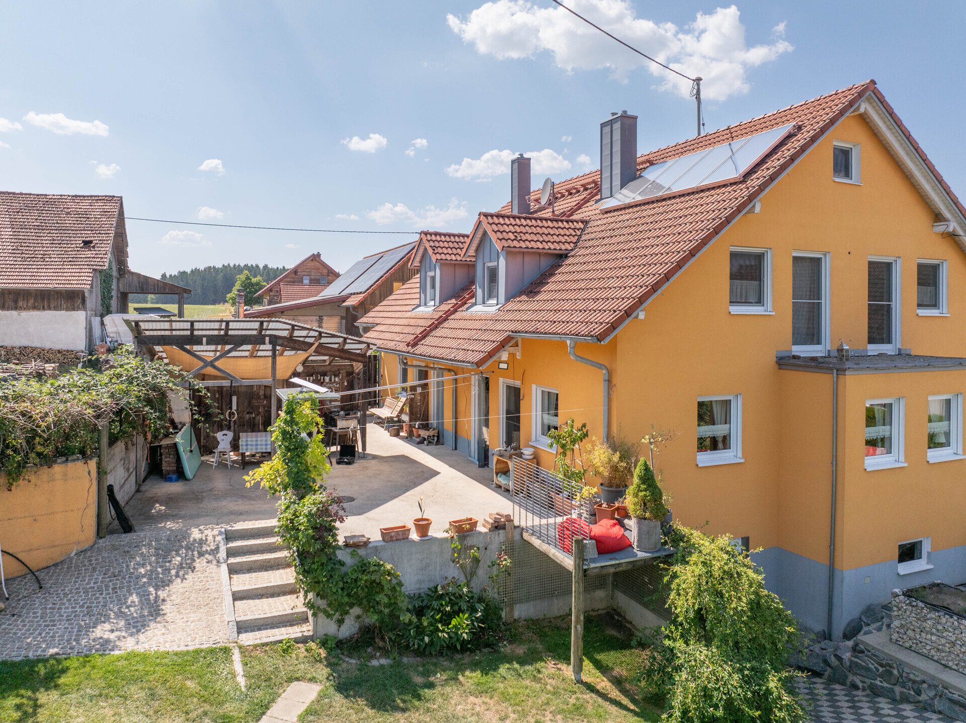 Immobilienangebot - Waltenhausen / Weiler - Alle - Familienparadies in ruhiger Lage - Ideal für Familien, Generationenwohnen oder Arbeiten von Zuhause