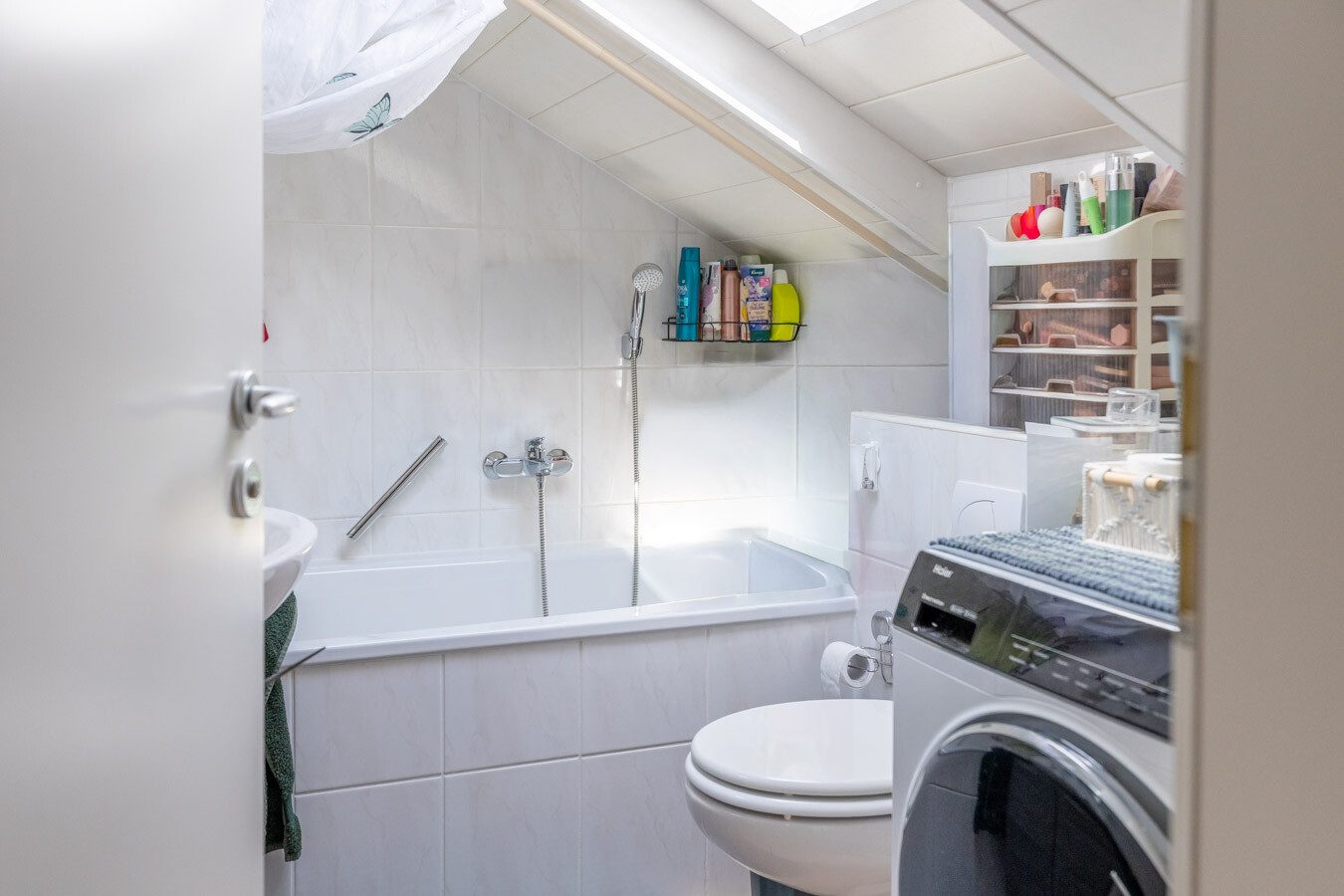 Immobilienangebot - Oberhaching - Alle - Gepflegtes 5-Familienhaus auf großzügigem Grundstück