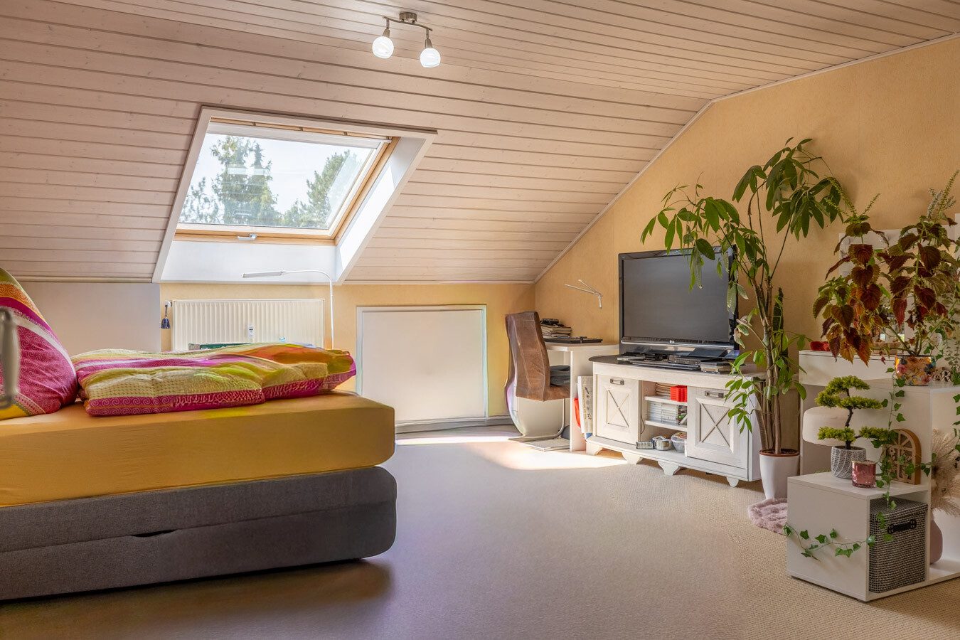 Immobilienangebot - Oberhaching - Alle - Gepflegtes 5-Familienhaus auf großzügigem Grundstück