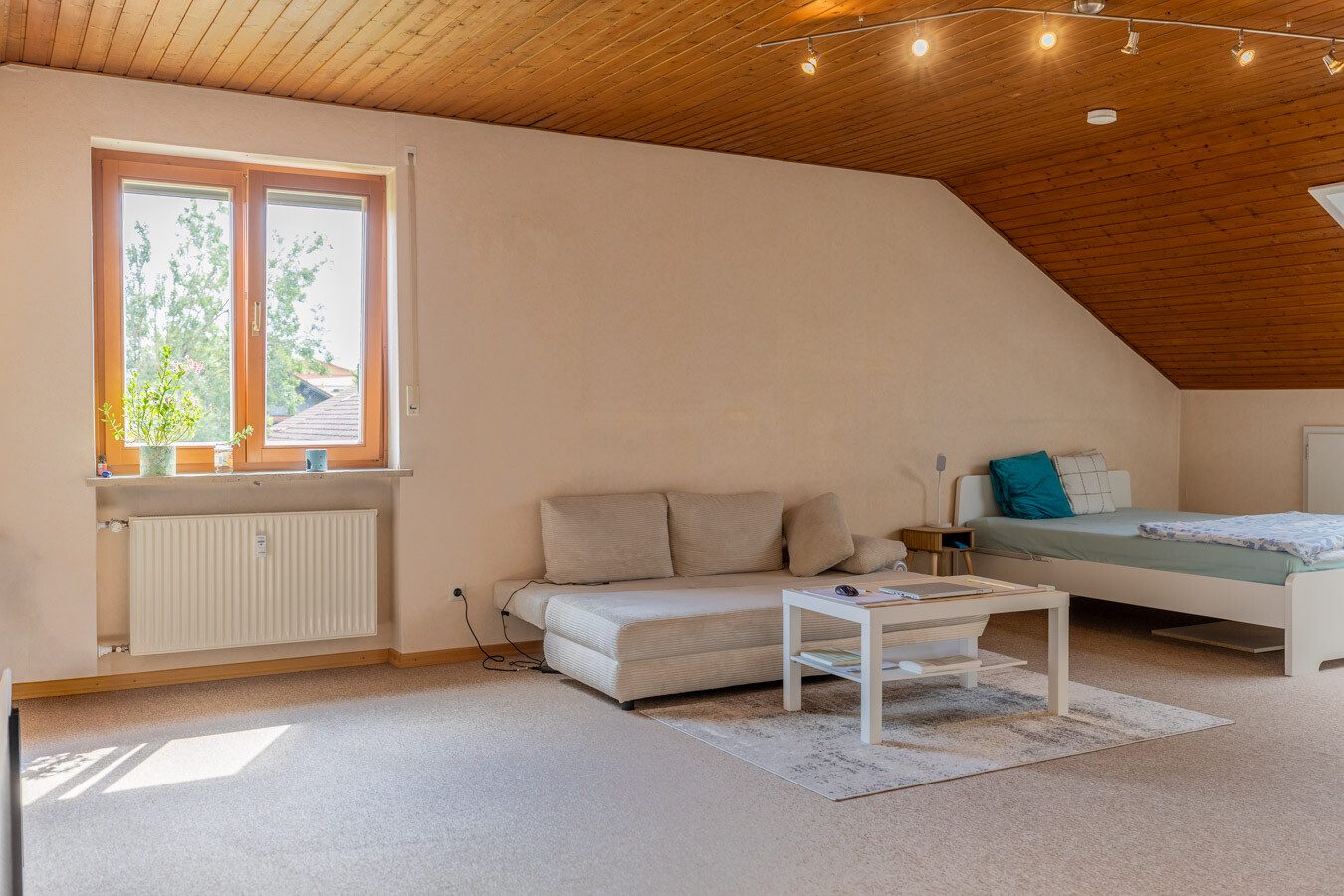 Immobilienangebot - Oberhaching - Alle - Gepflegtes 5-Familienhaus auf großzügigem Grundstück