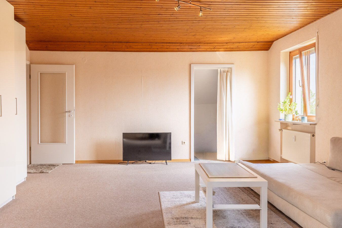 Immobilienangebot - Oberhaching - Alle - Gepflegtes 5-Familienhaus auf großzügigem Grundstück
