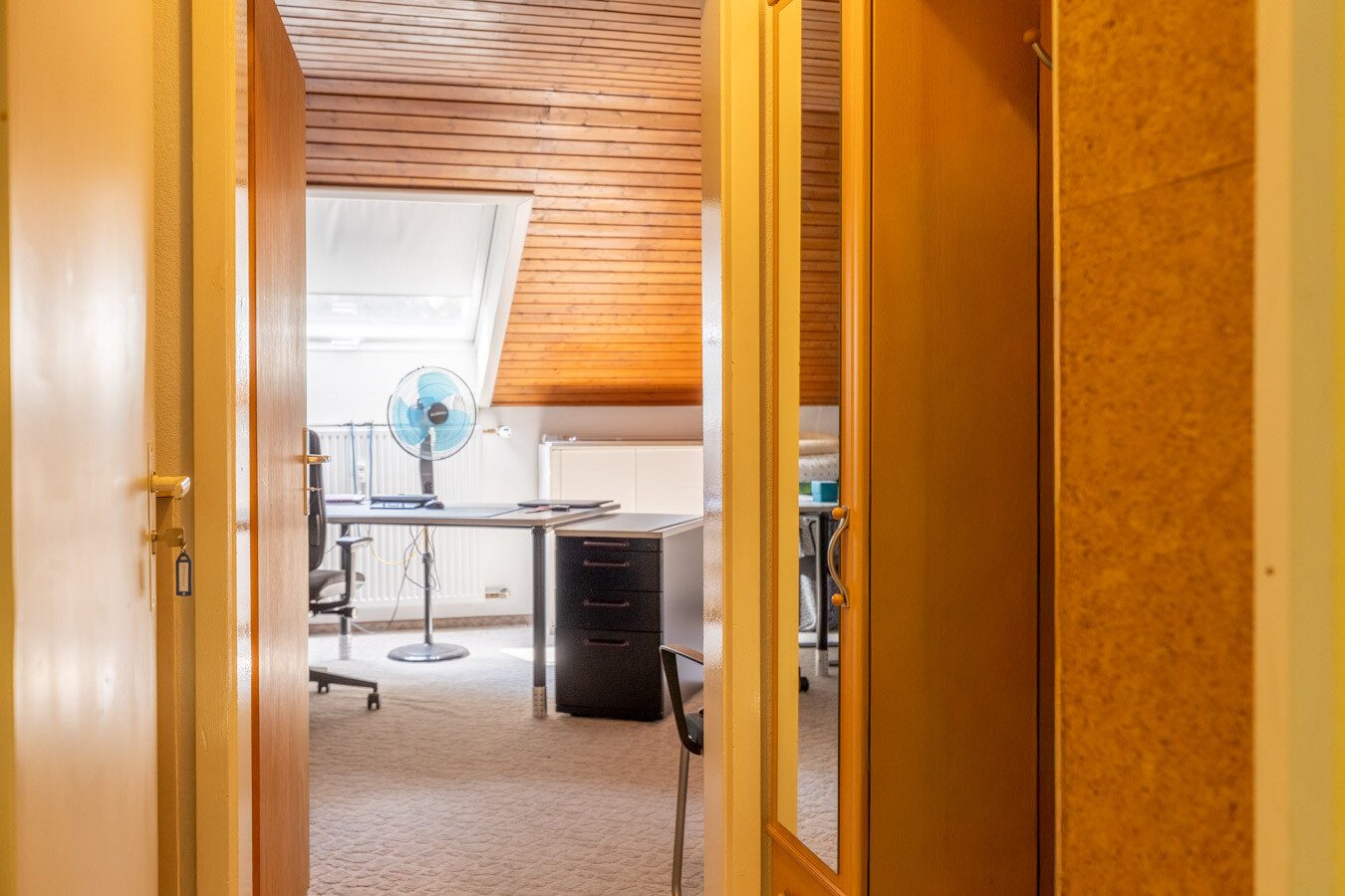 Immobilienangebot - Oberhaching - Alle - Gepflegtes 5-Familienhaus auf großzügigem Grundstück