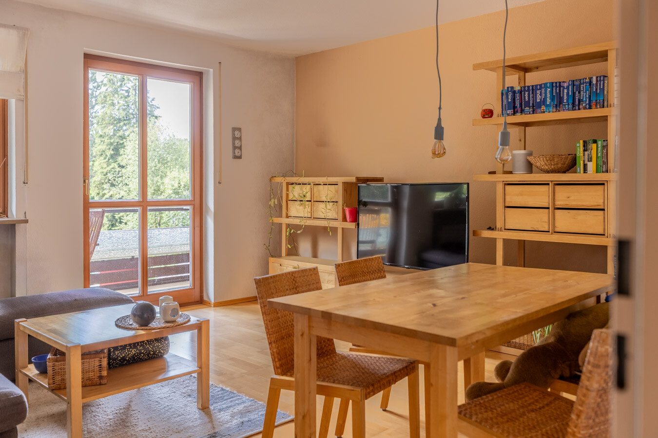Immobilienangebot - Oberhaching - Alle - Gepflegtes 5-Familienhaus auf großzügigem Grundstück