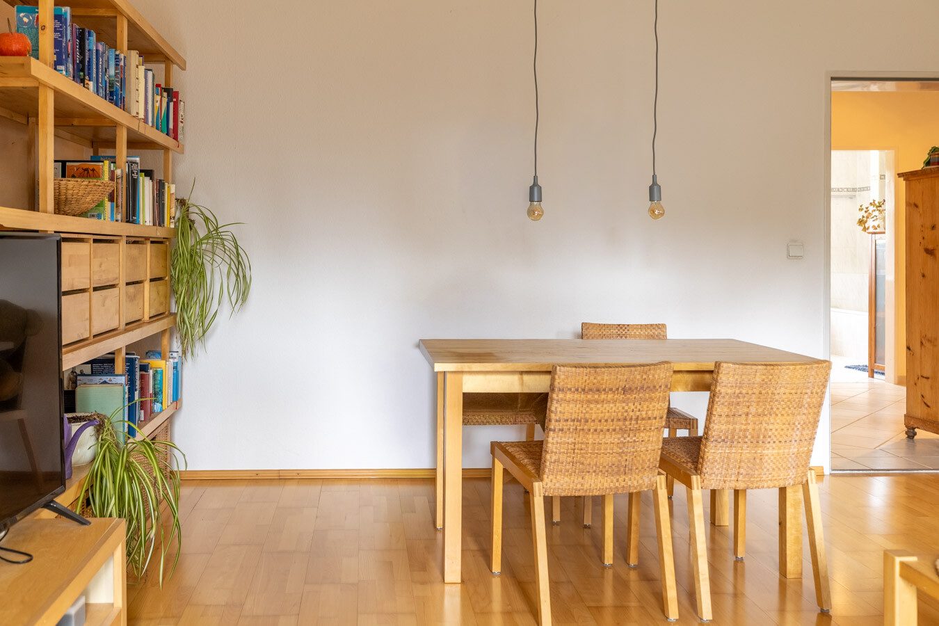 Immobilienangebot - Oberhaching - Alle - Gepflegtes 5-Familienhaus auf großzügigem Grundstück