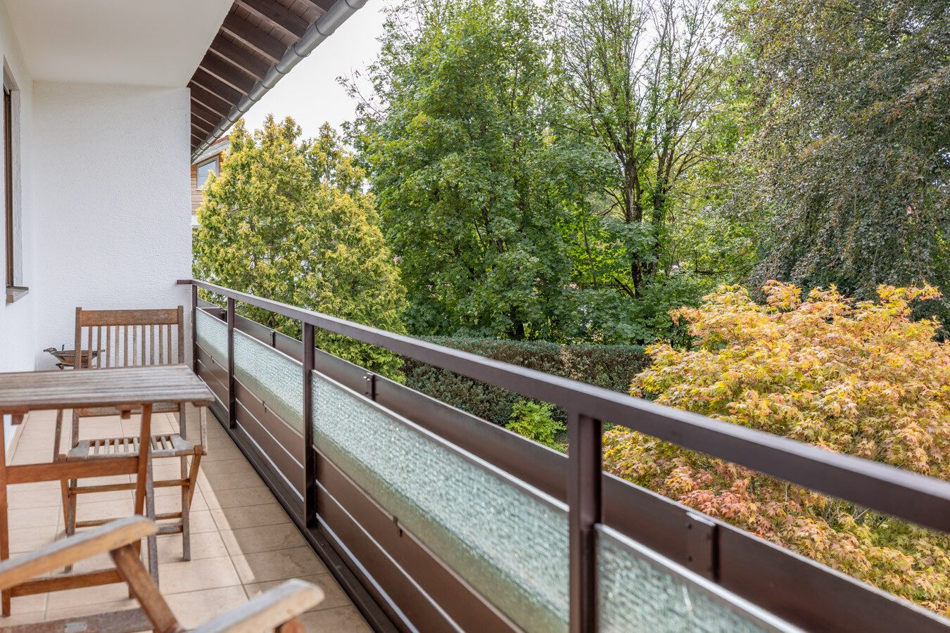 Immobilienangebot - Oberhaching - Alle - Gepflegtes 5-Familienhaus auf großzügigem Grundstück