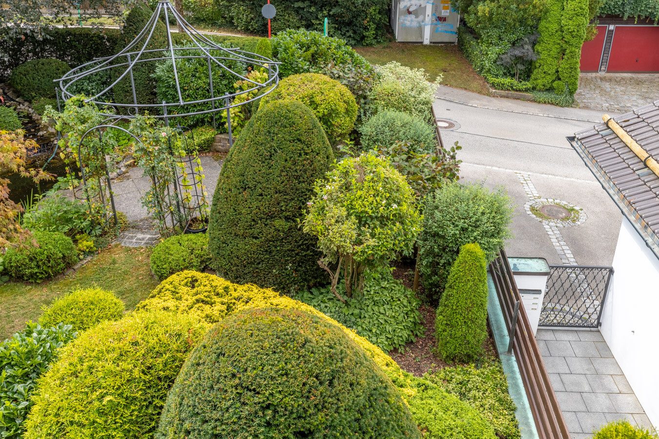 Immobilienangebot - Oberhaching - Alle - Gepflegtes 5-Familienhaus auf großzügigem Grundstück