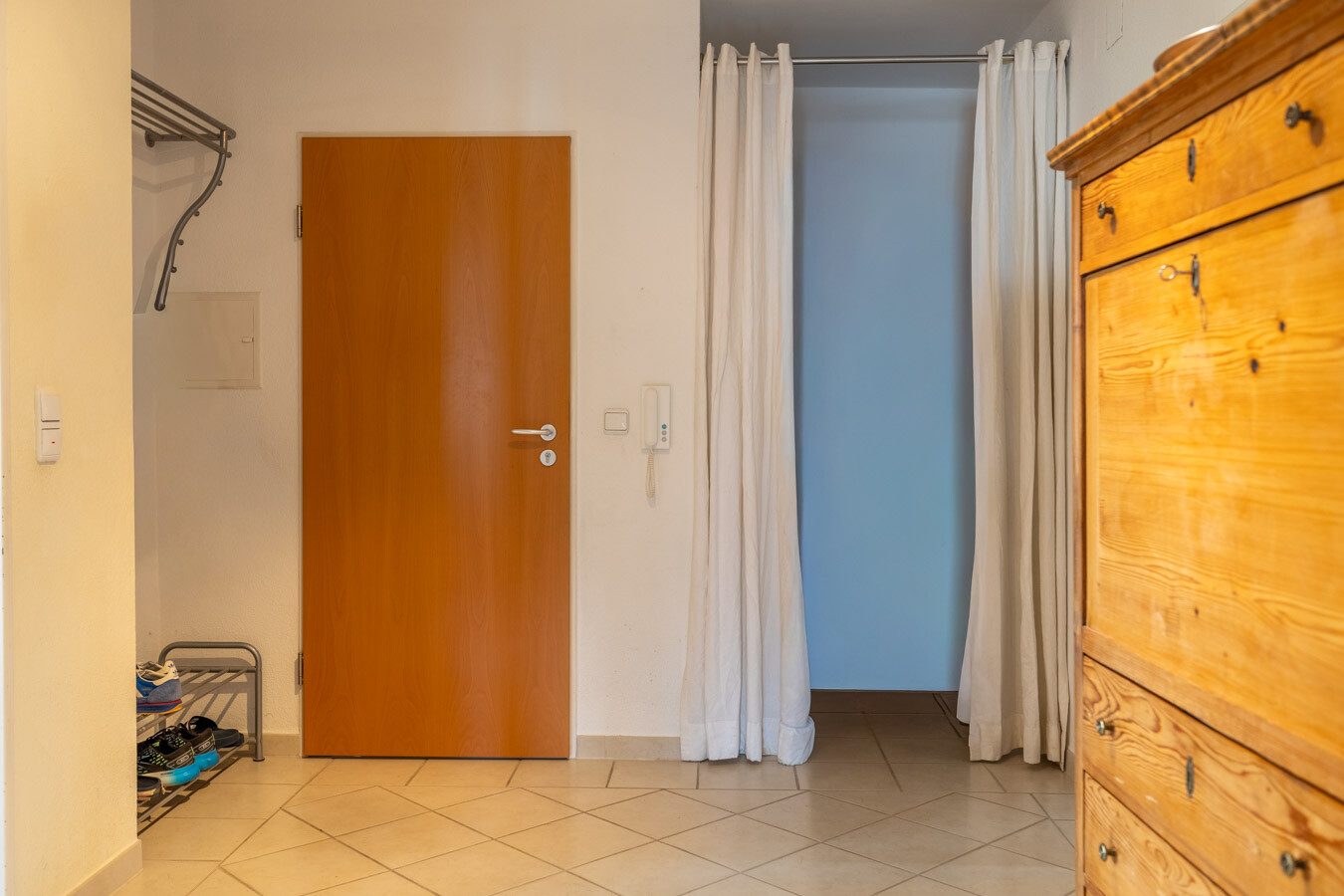 Immobilienangebot - Oberhaching - Alle - Gepflegtes 5-Familienhaus auf großzügigem Grundstück