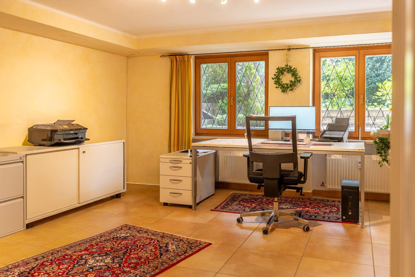 Immobilienangebot - Oberhaching - Alle - Gepflegtes 5-Familienhaus auf großzügigem Grundstück