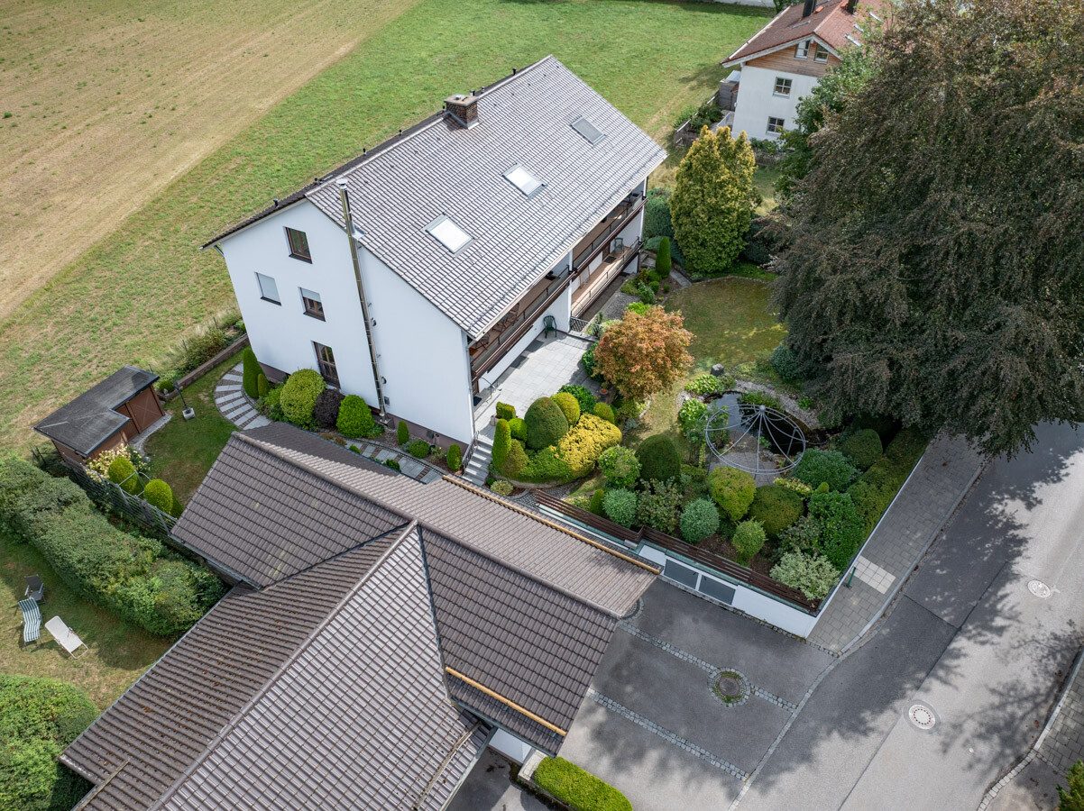 Immobilienangebot - Oberhaching - Alle - Gepflegtes 5-Familienhaus auf großzügigem Grundstück